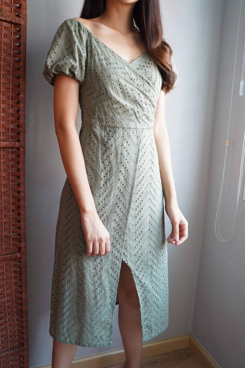 特价优惠V领连身裙 D0009