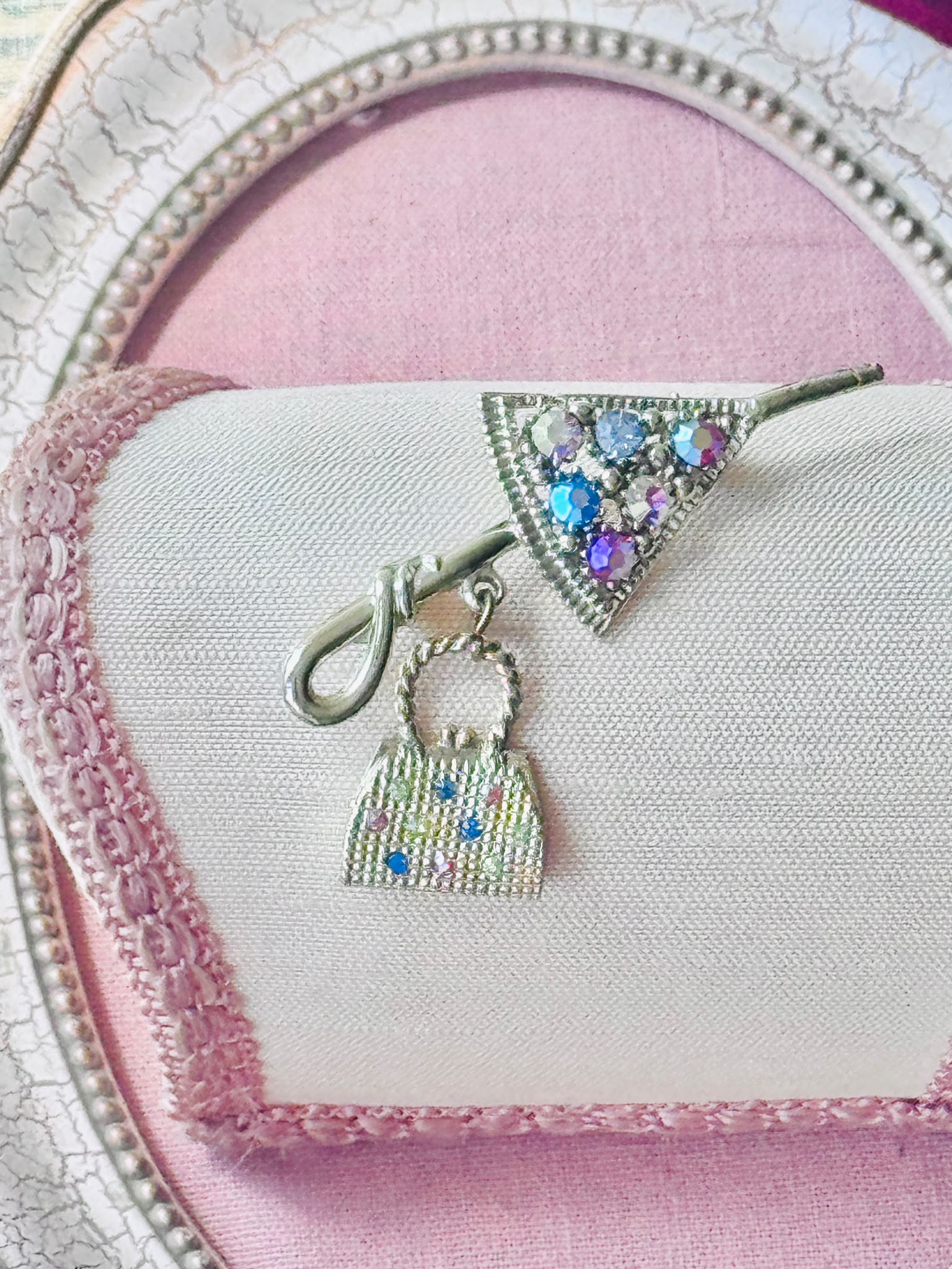 "A present from St. Yarmouth" Bejeweled Umbrealla with Handbag Brooch in Original Box(NZ114)