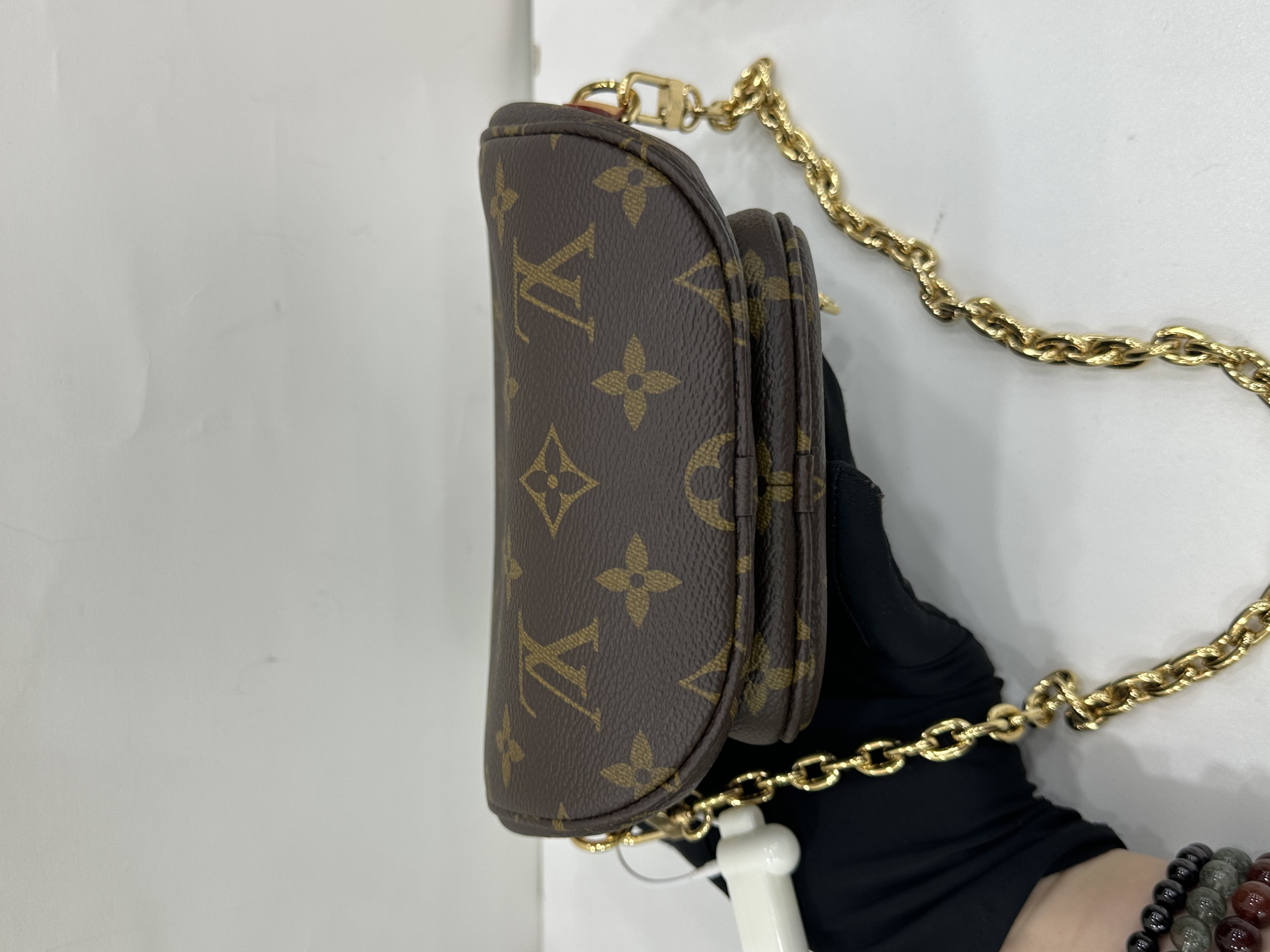 直播貨品 |  [1個-$100 2個-$300］GG79