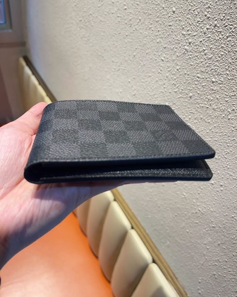 Louis Vuitton Slender wallet 銀包  100%Authentic, 98%New ✅box