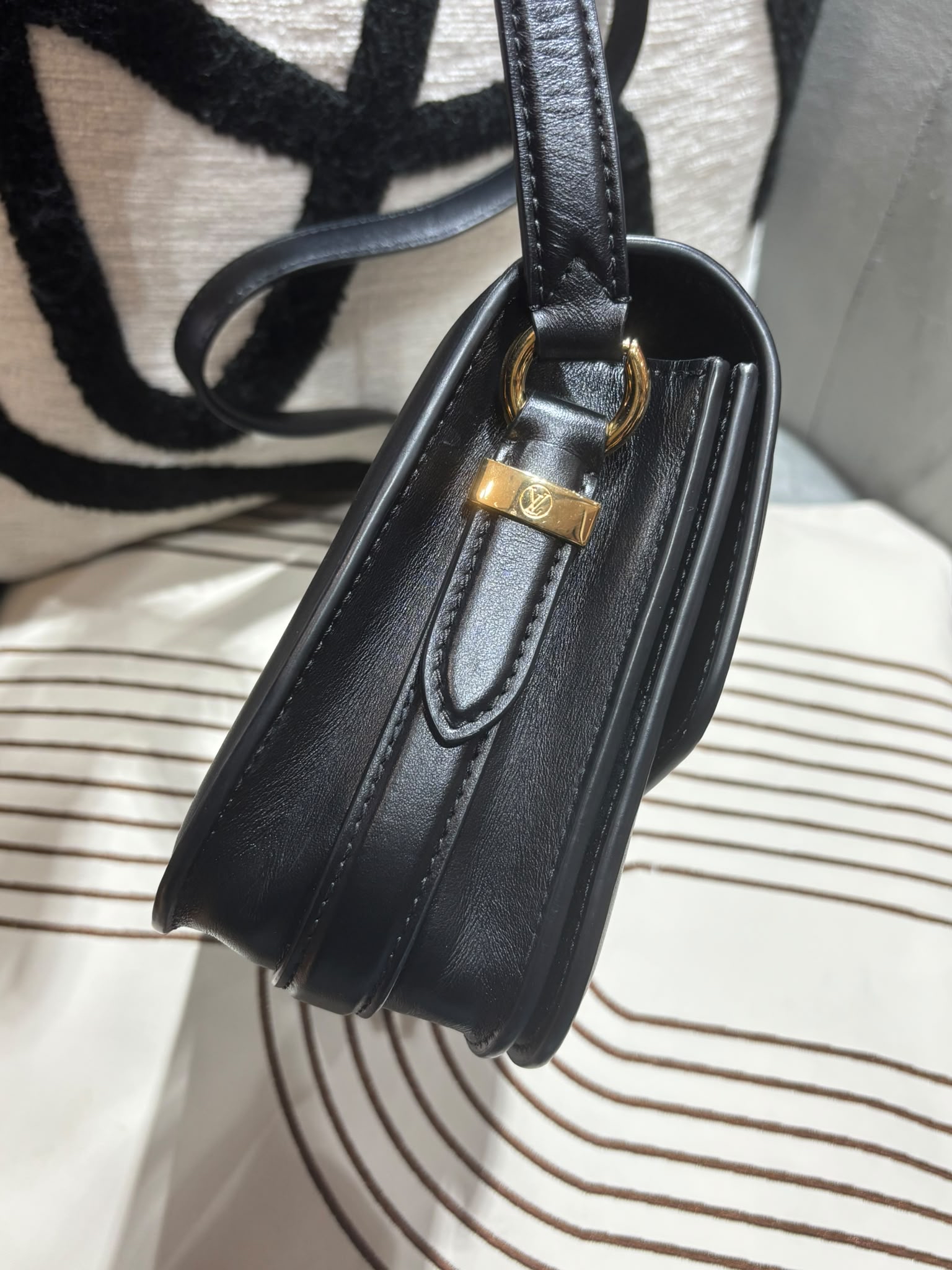LV Pont 9 黑色小牛皮shoulder bag M55948 100%Authentic, 93%New ☑️Dust bag