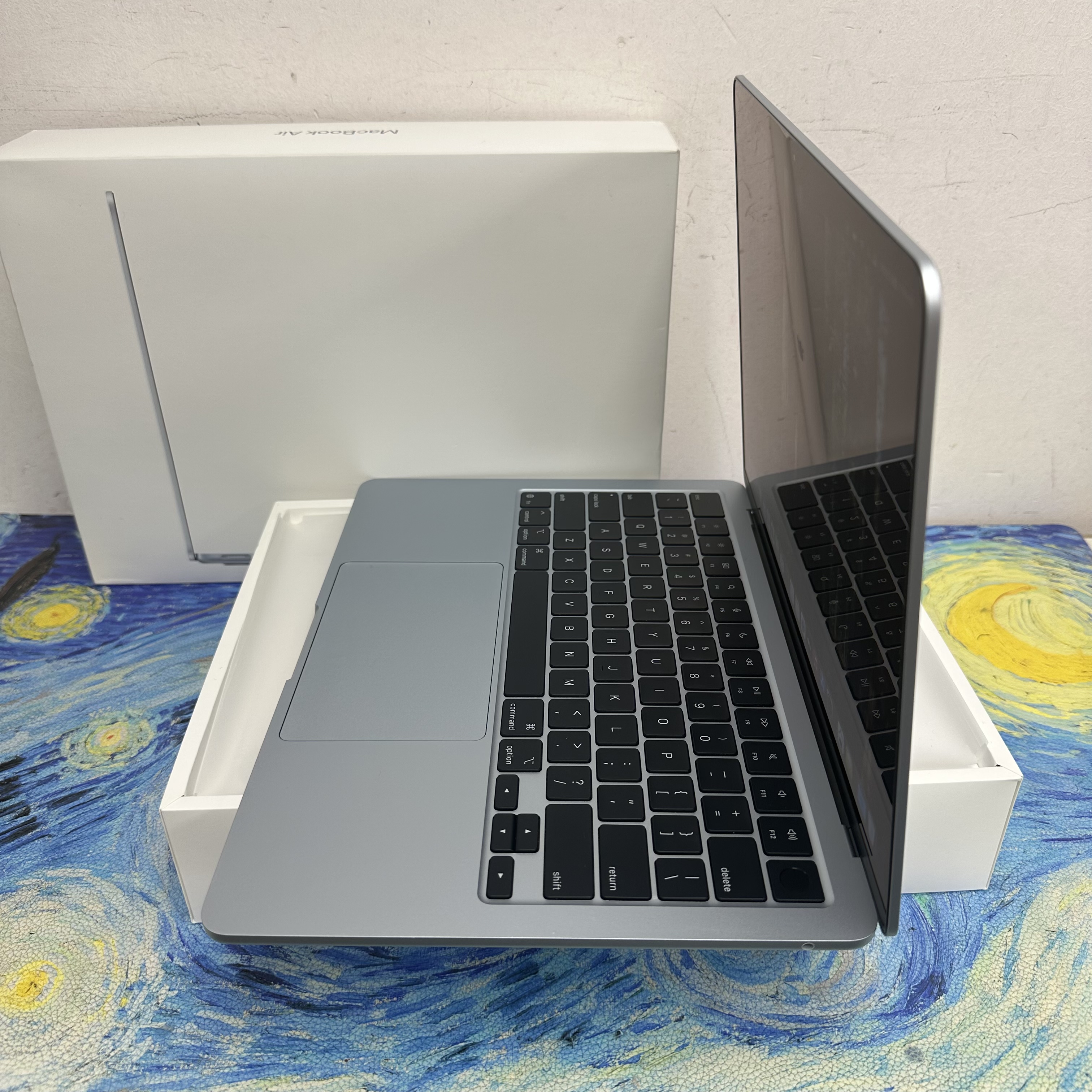 APPLE  MacBook Air M4 2025 M4 CPU/ 16GB Ram/256GB SSD/10核心GPU/Liquid Retina Mon/13吋/天藍色/Gaming Laptop / Notebook / 超強續航能力/文書機 / 畫圖 / 剪片 / Movie / Netflix 