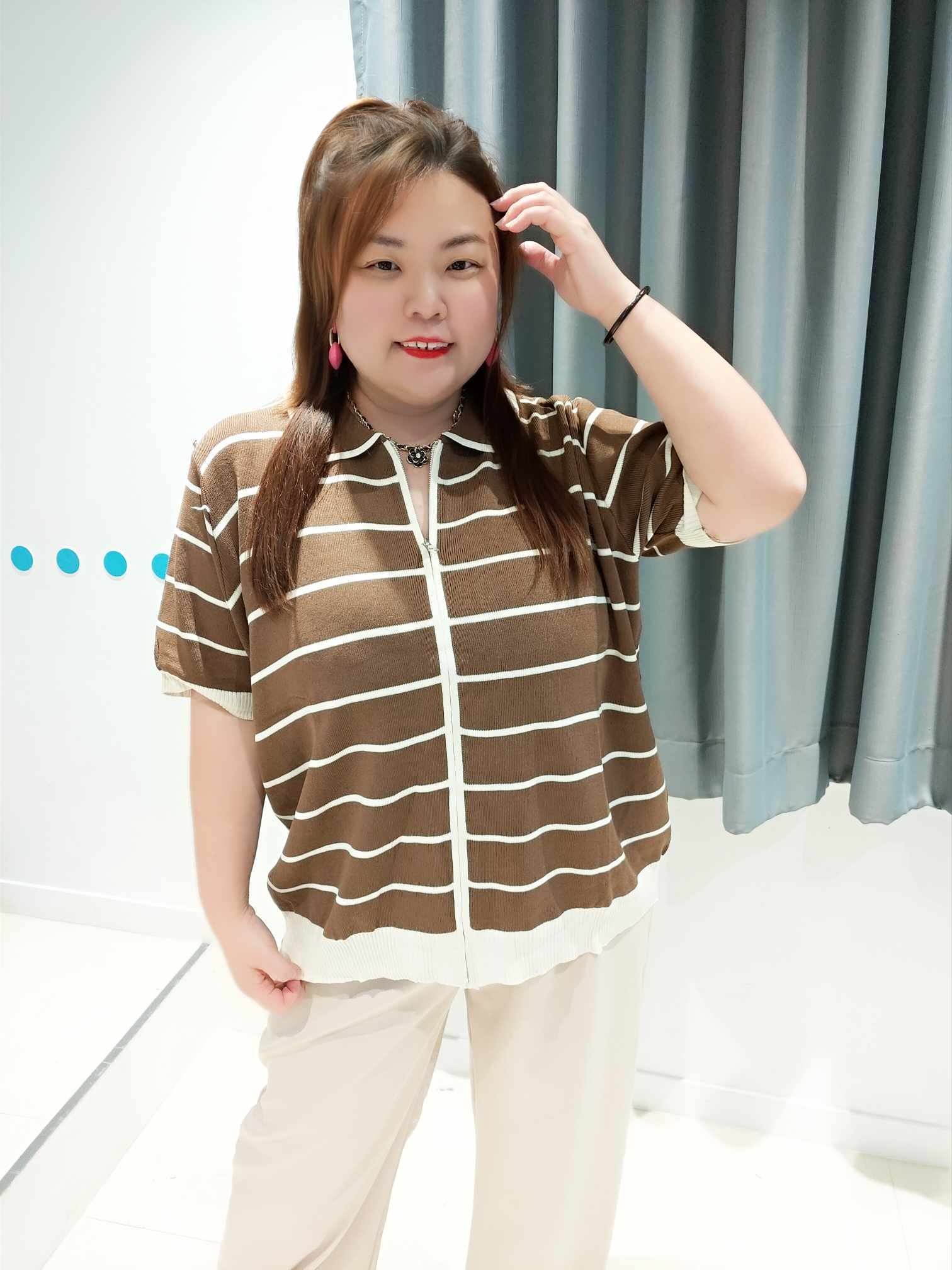 DSB03 线条有领拉链设计针织上衣