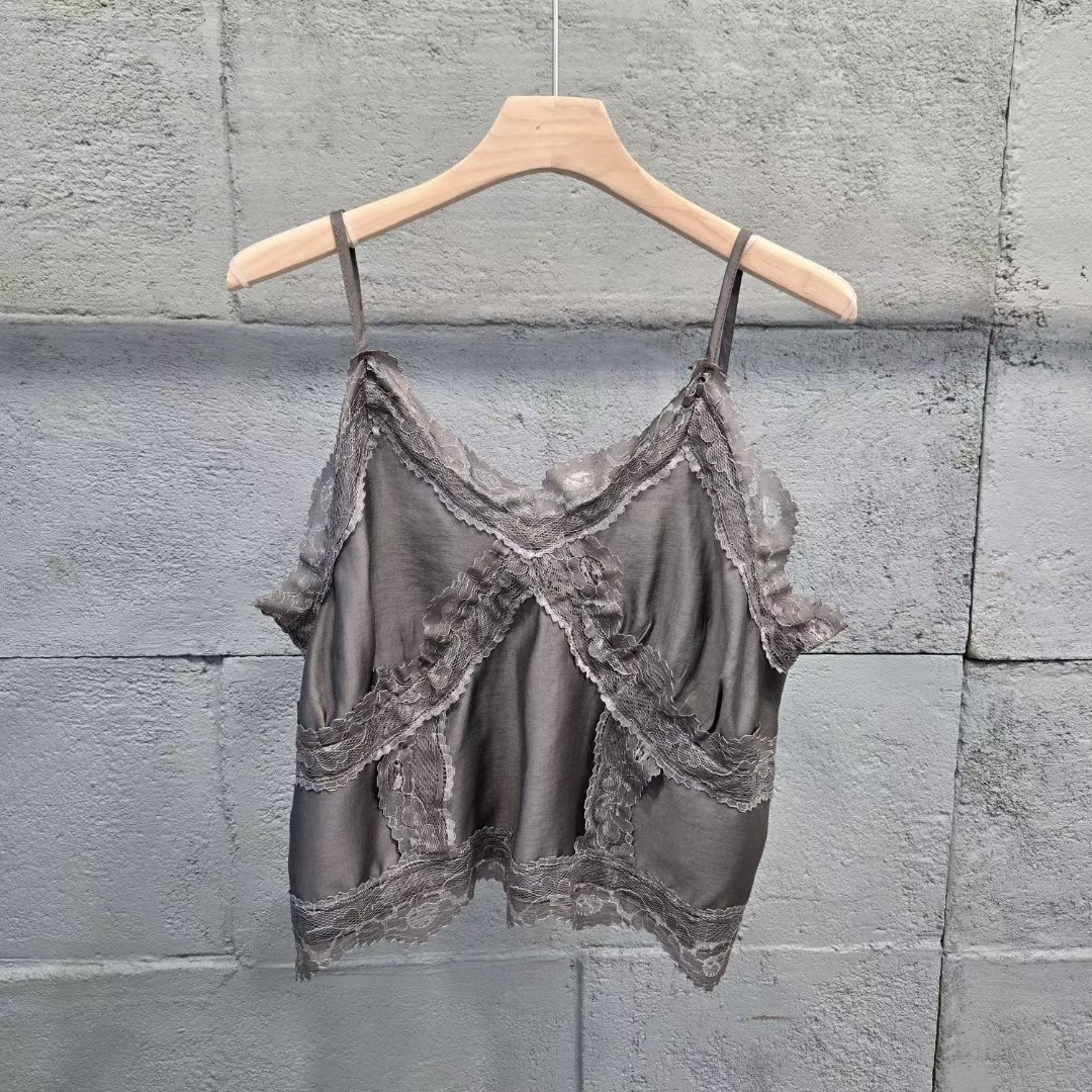 Linen vest w/ lace details