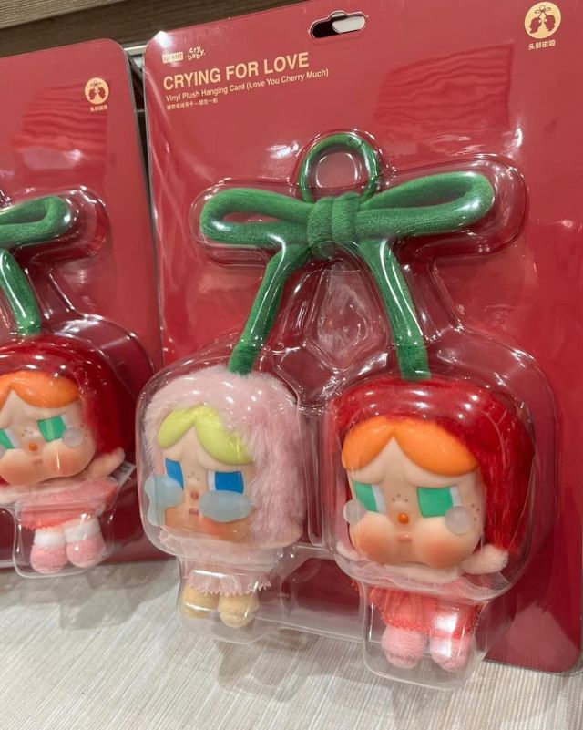 POP MART CRYBABY Crying For Love Series-Vinyl Plush Hanging Card