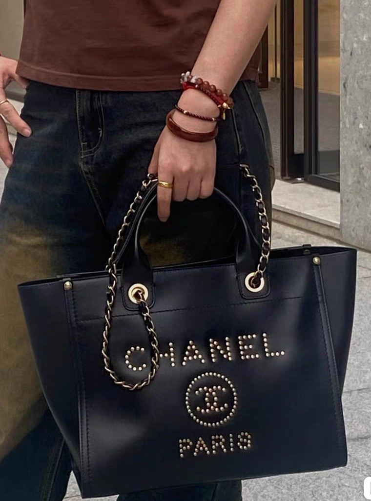 Pre-Owned CHANEL Shopping Bag 