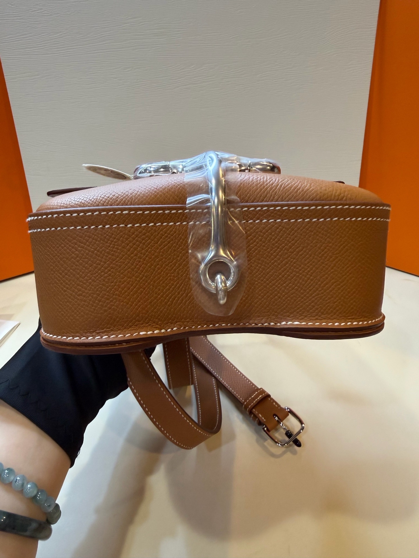 Pre-Owned HERMÉS Della mini Stamp W / Product Code: 26042426