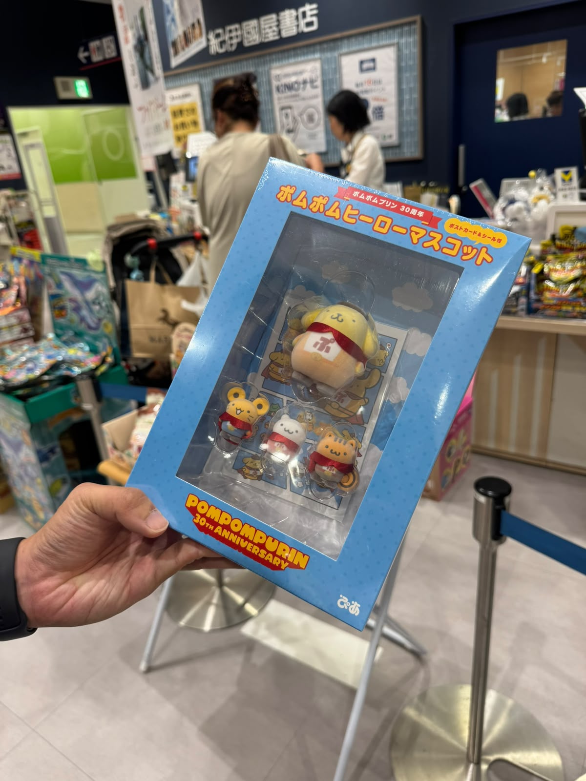 ✨連線商品需補運費✨Pompompurin 30週年 英雄造型公仔特刊
