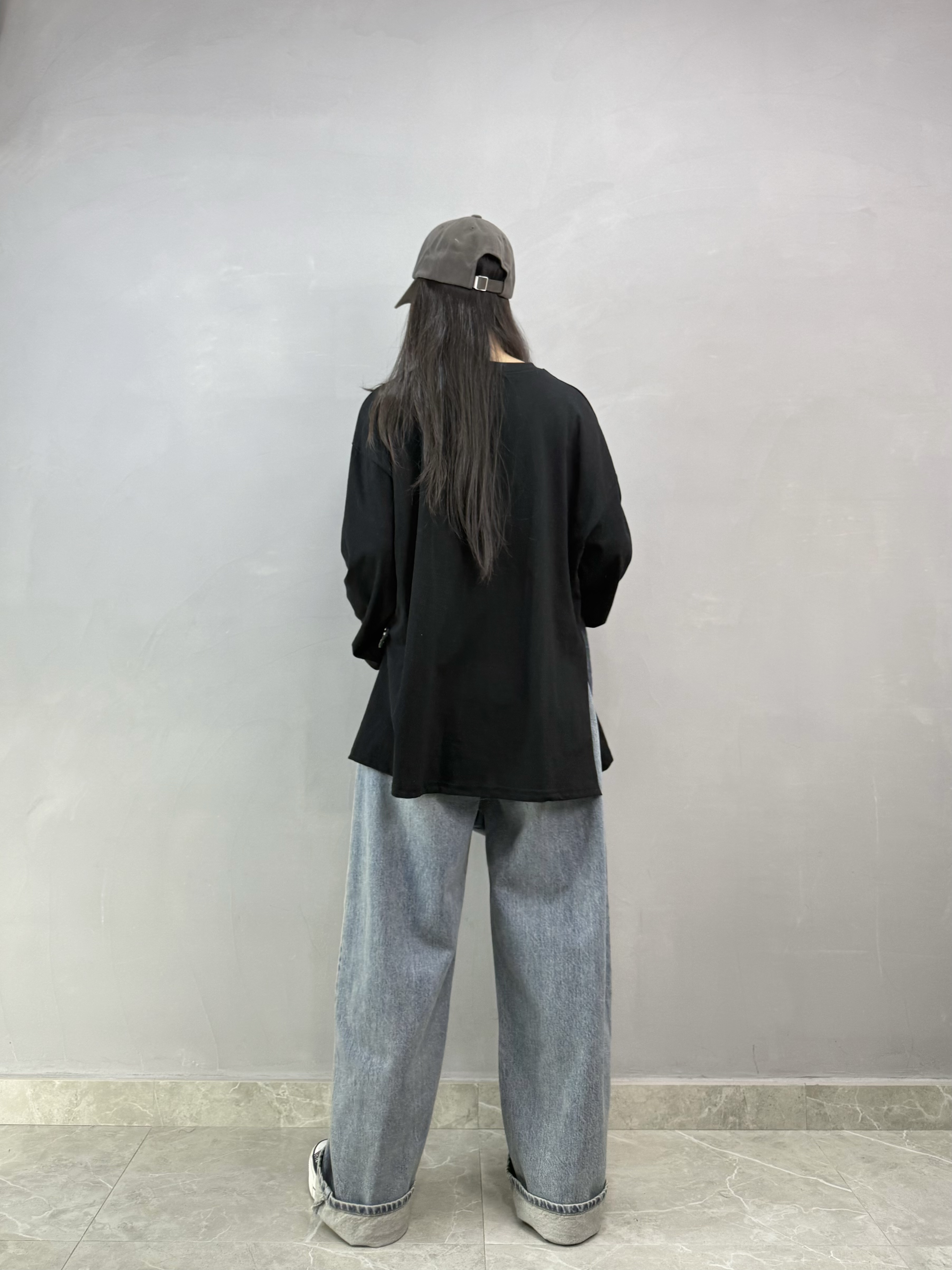 H16 人像開叉tee