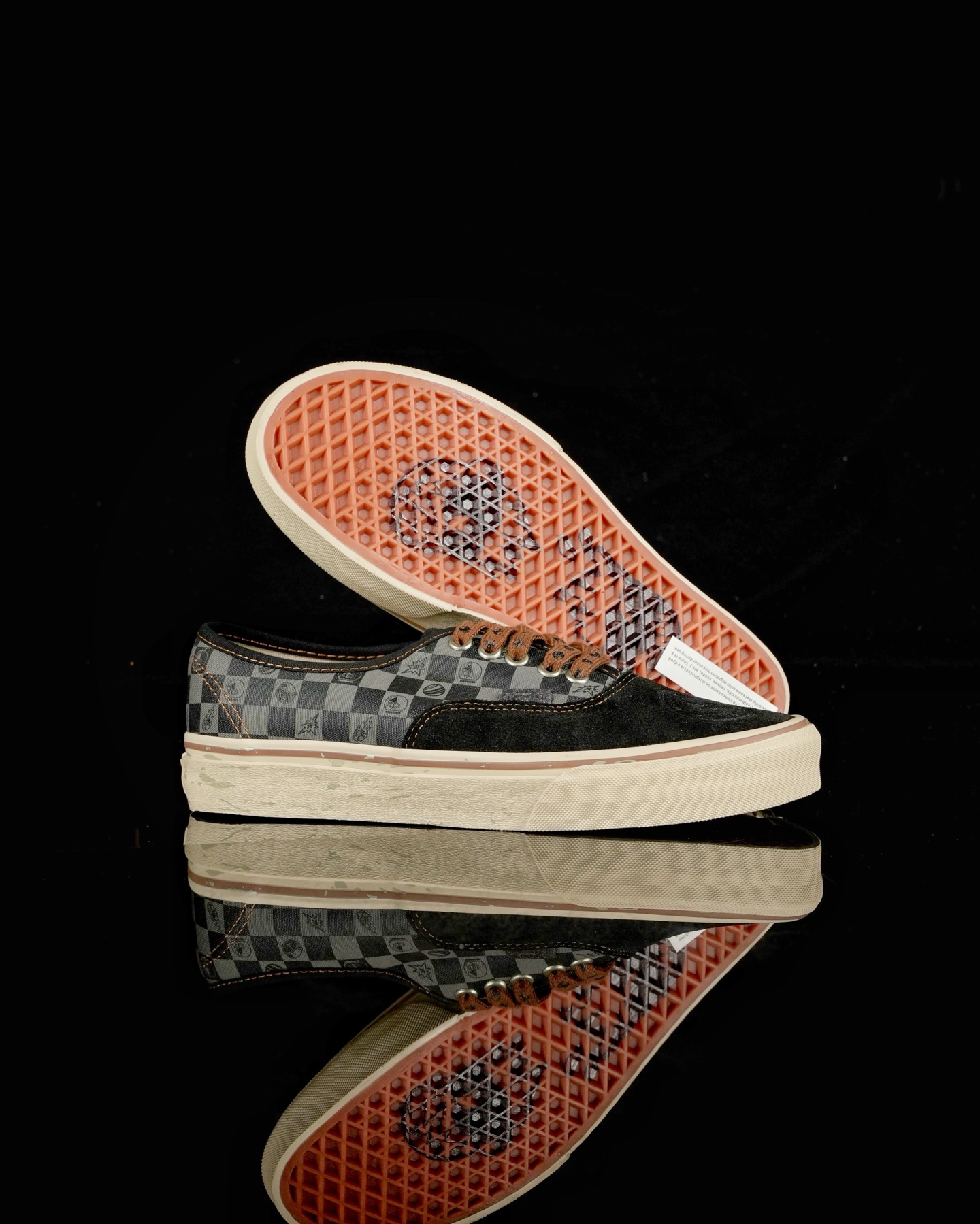 Vans Authentic Pop Mart Space Molly VN000EGAQ3Y