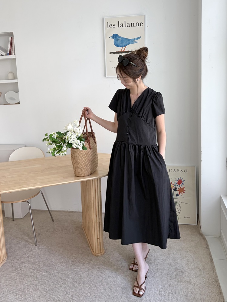 Airy Button Front Long Dress (Black)