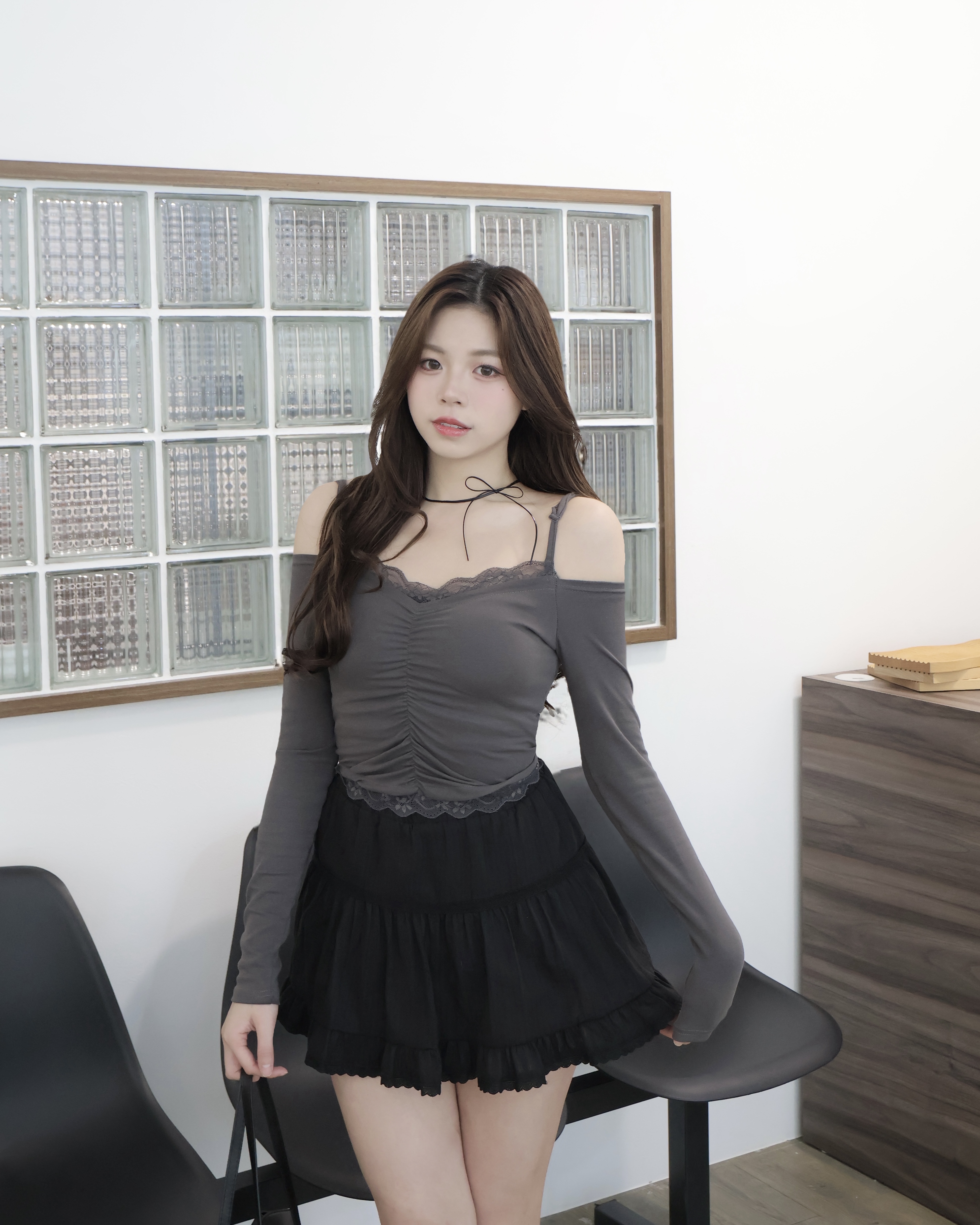   【 🌬️⋆˚ʚɞ可鹽可甜🤍心形皺褶LACE點綴～露肩修身連PAD上衣!✨】 This is For Lace Top(三色入)