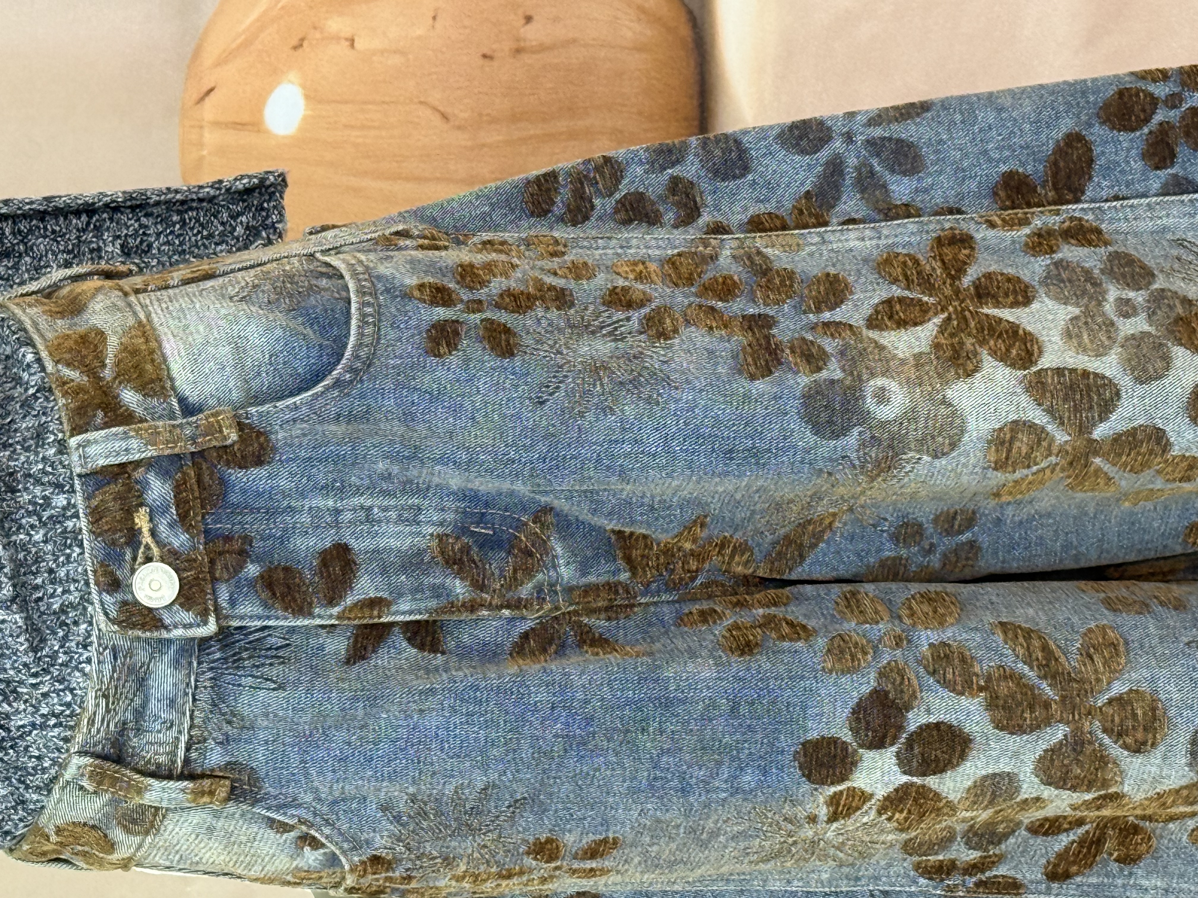 丹宁绒花直筒裤