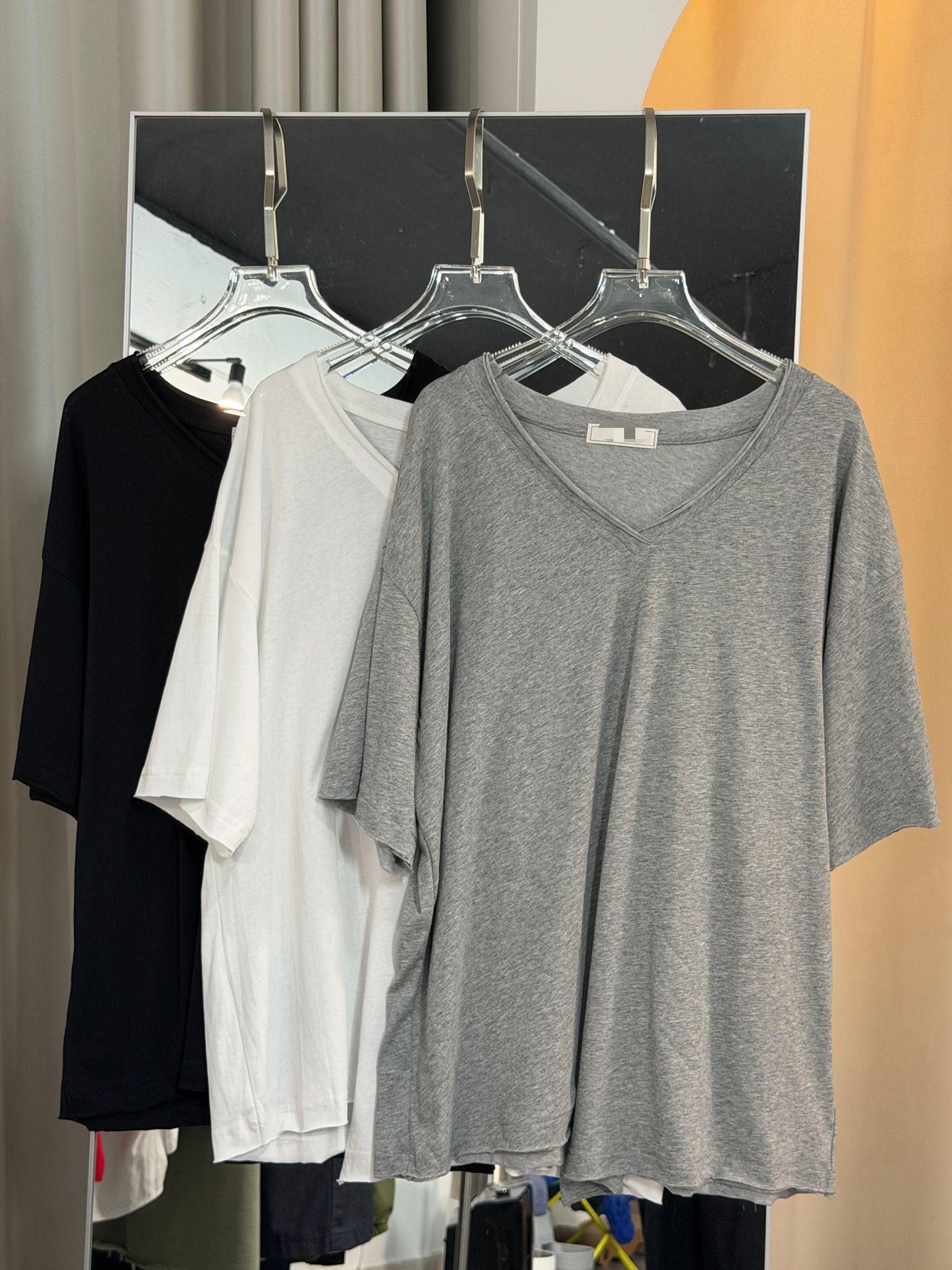 簡約V領竹節寬鬆T