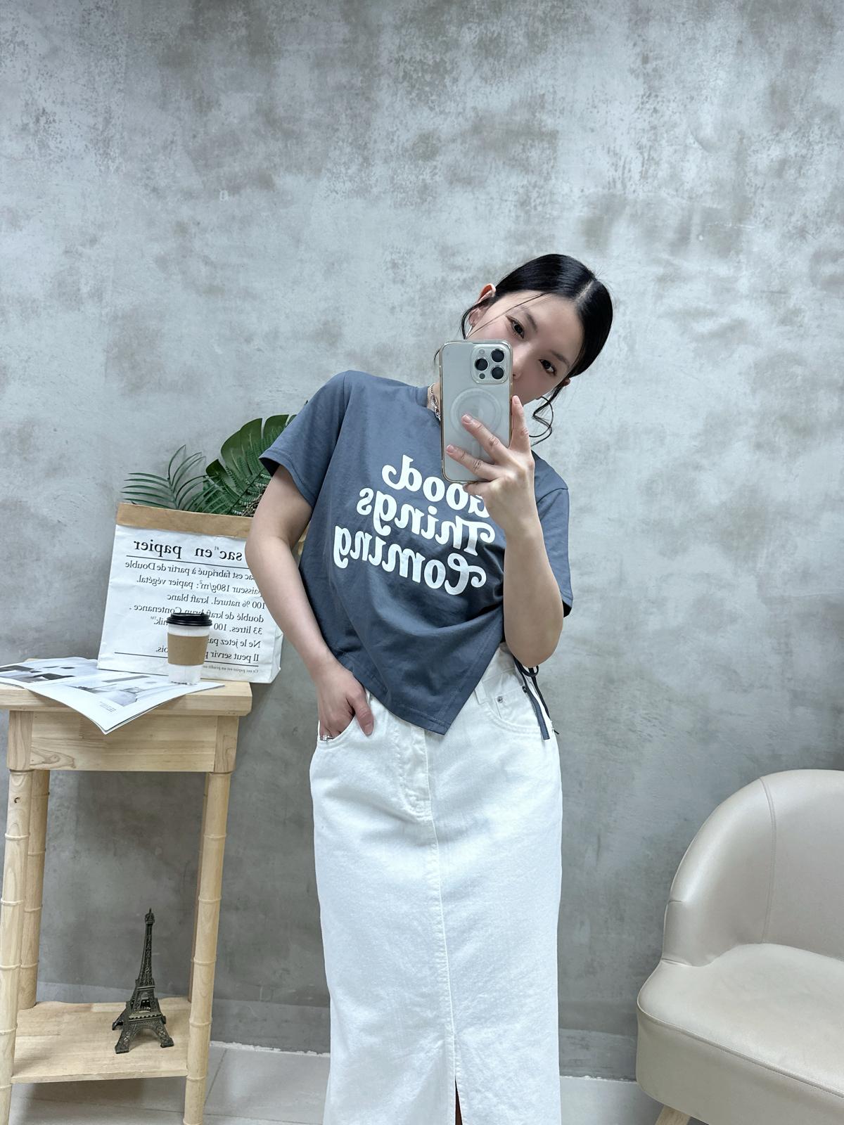 L25 束腳英文字Tee