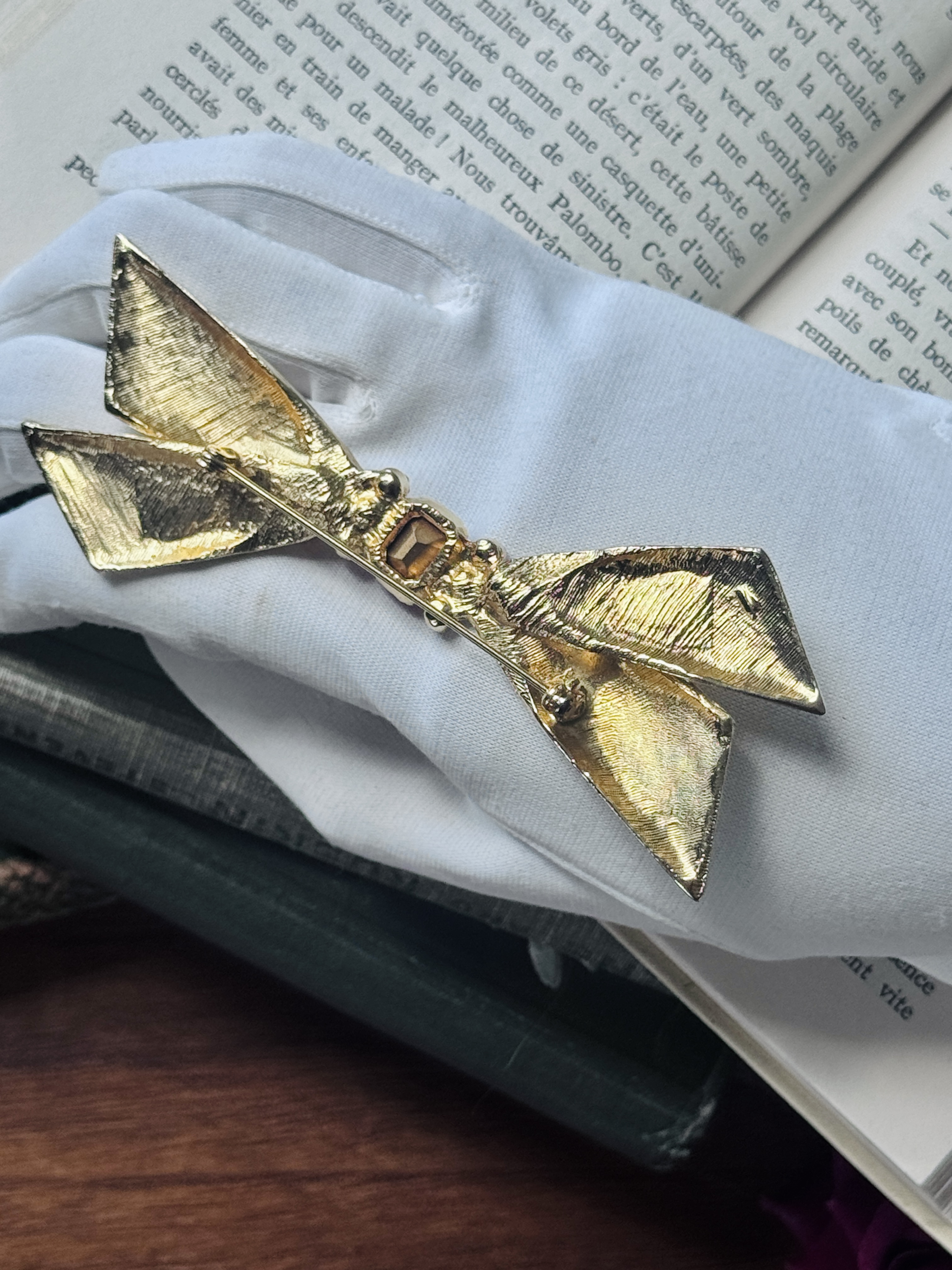 Vintage Ruby Red Rhinestone Golden Ribbon Bow Brooch(MT2589-2)