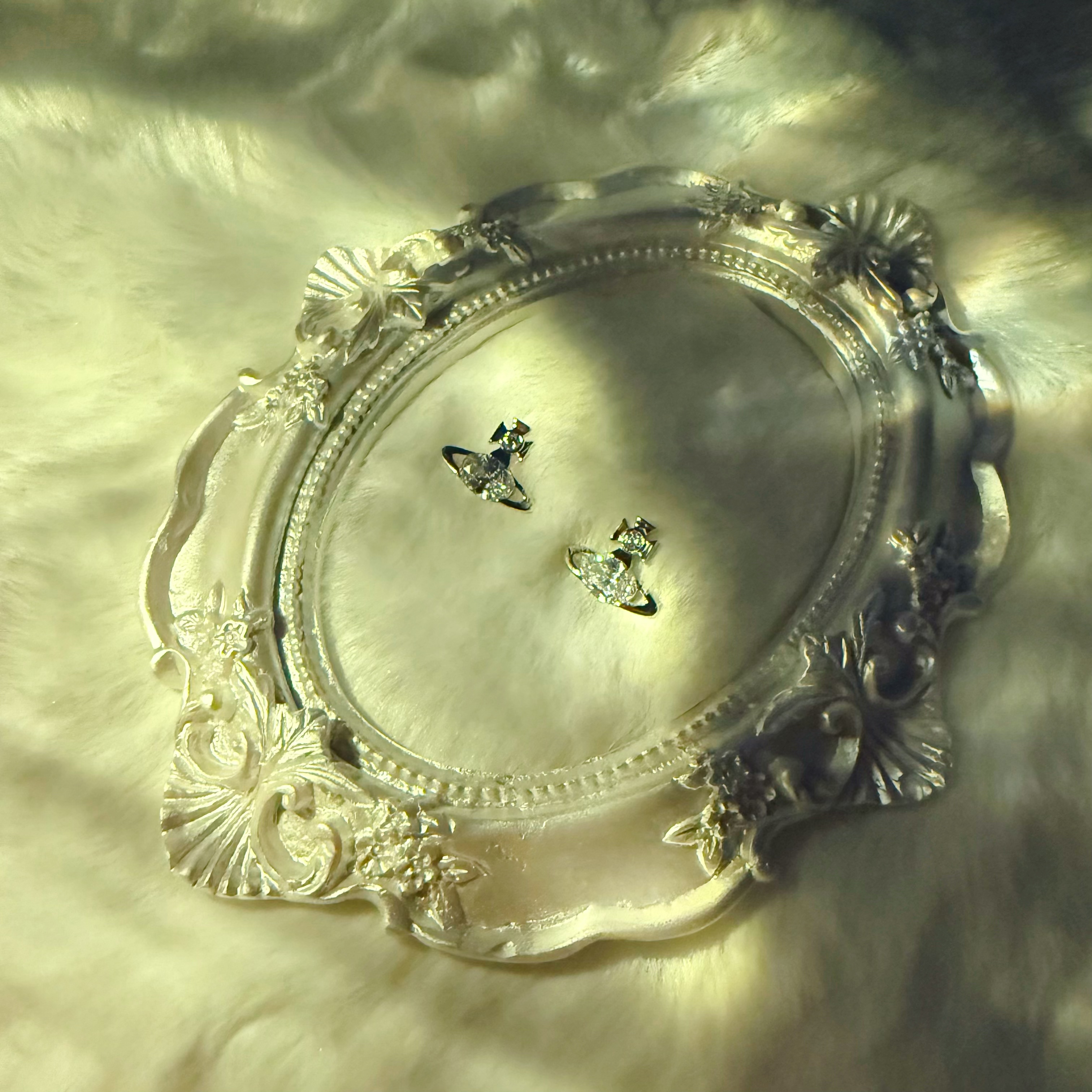 Vivienne Westwood Aillie earrings orb/s