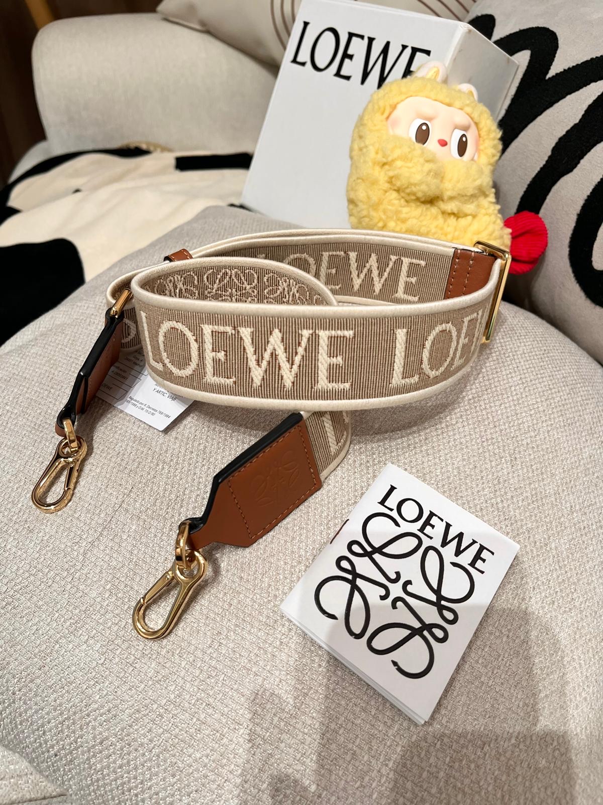 Loewe Anagram strap 可調節長度 65-105cm 100%Authentic,unused  ✅box  