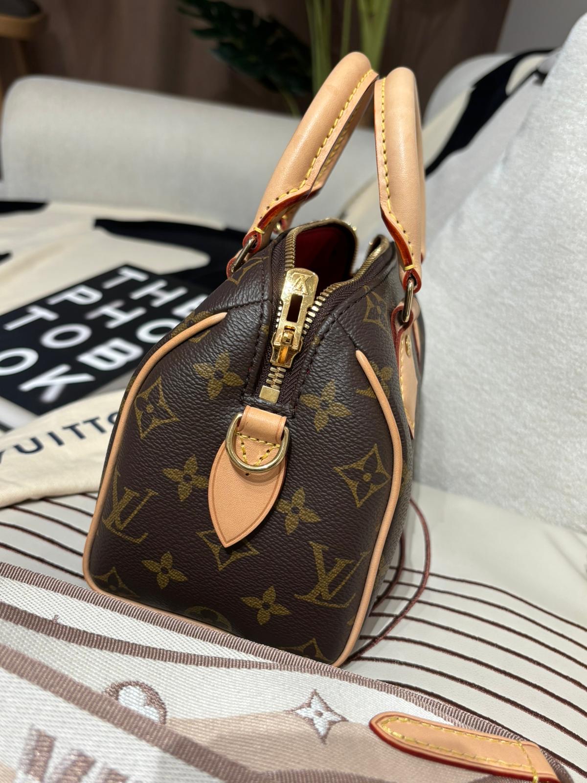 LV Speedy 20 monogram ,100%Authentic, 95%New ✅Key Lock✅Dust bag