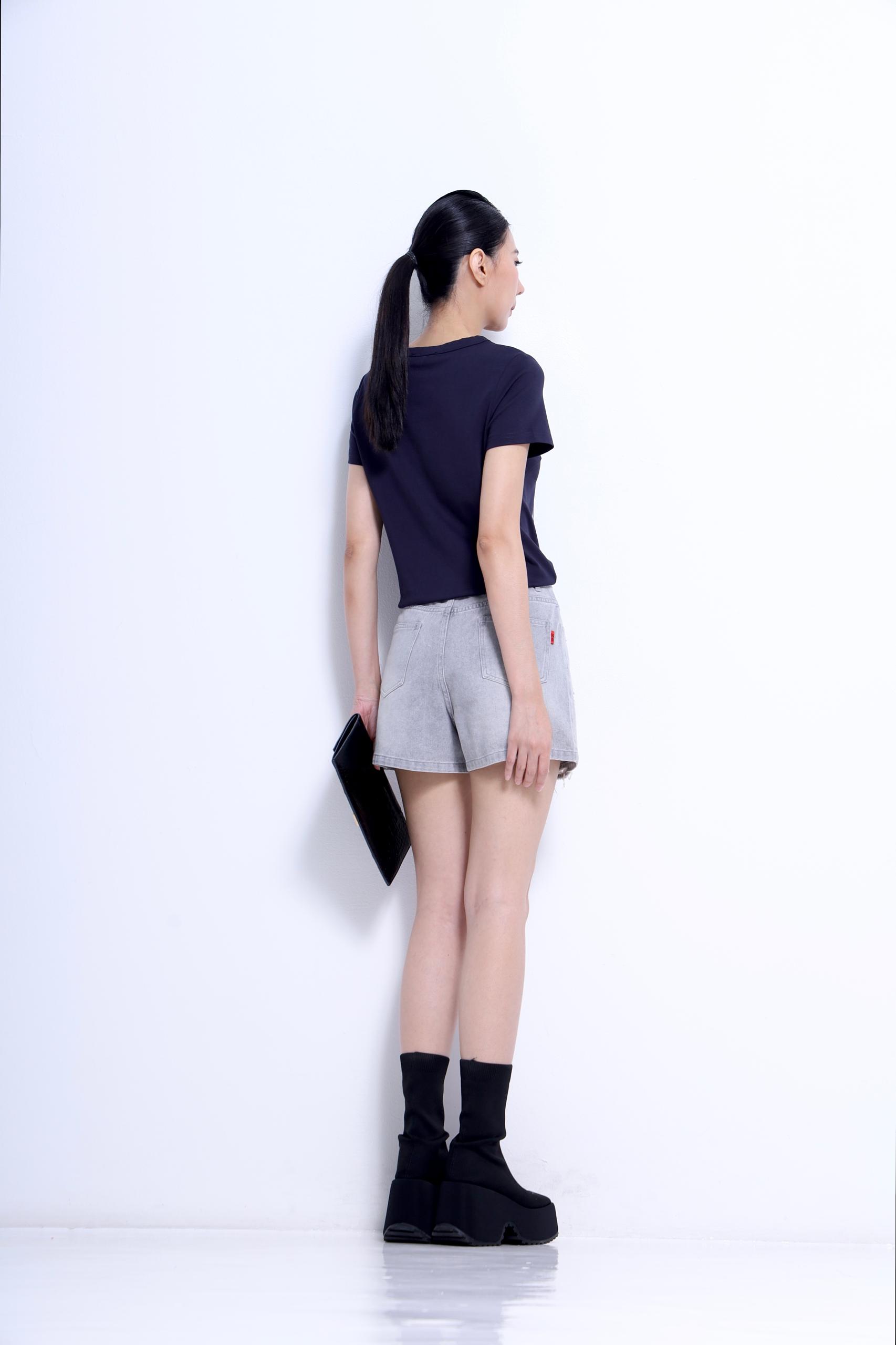 CP1673 SELF-DRAFTED HALF ELASTIC SHORT JEAN