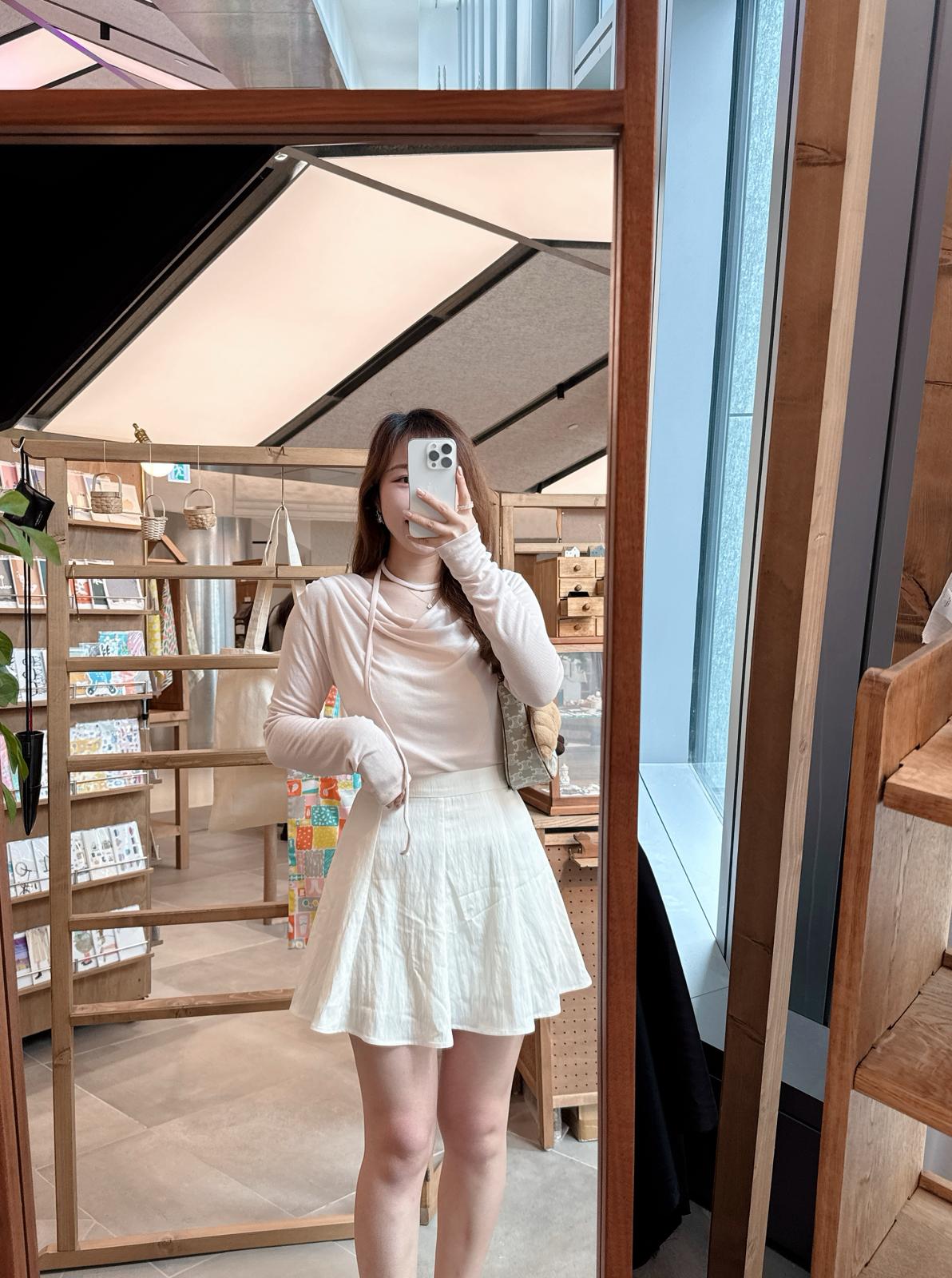  【甜美溫柔】顯瘦垂領綁帶薄款上衣