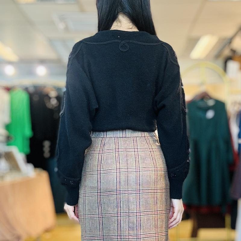 Vintage Made in Hong Kong 70% wool 20% Angora Beaded Pullover (MT2530)