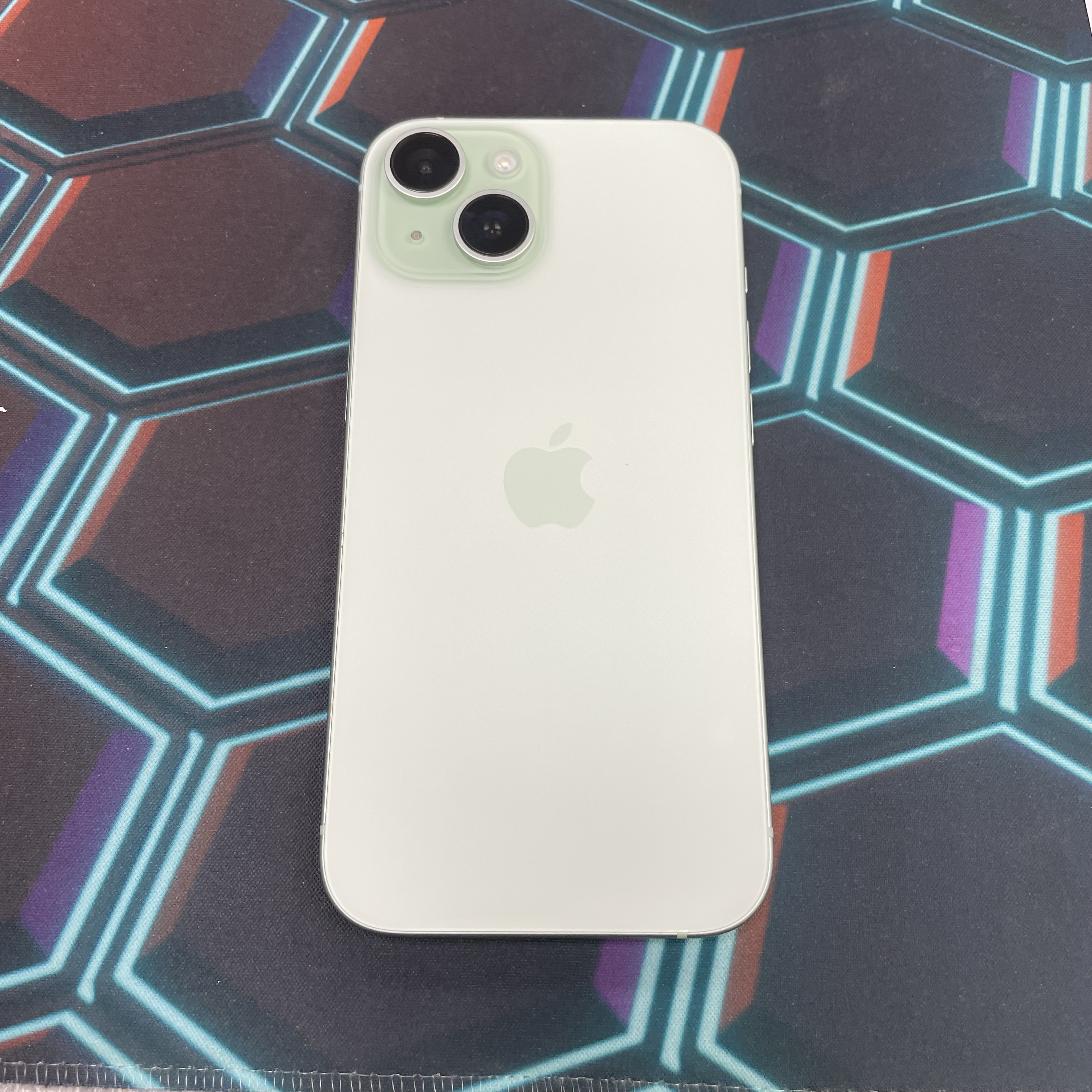 *7697 15 勁靚機 128GB 電100 綠色 green