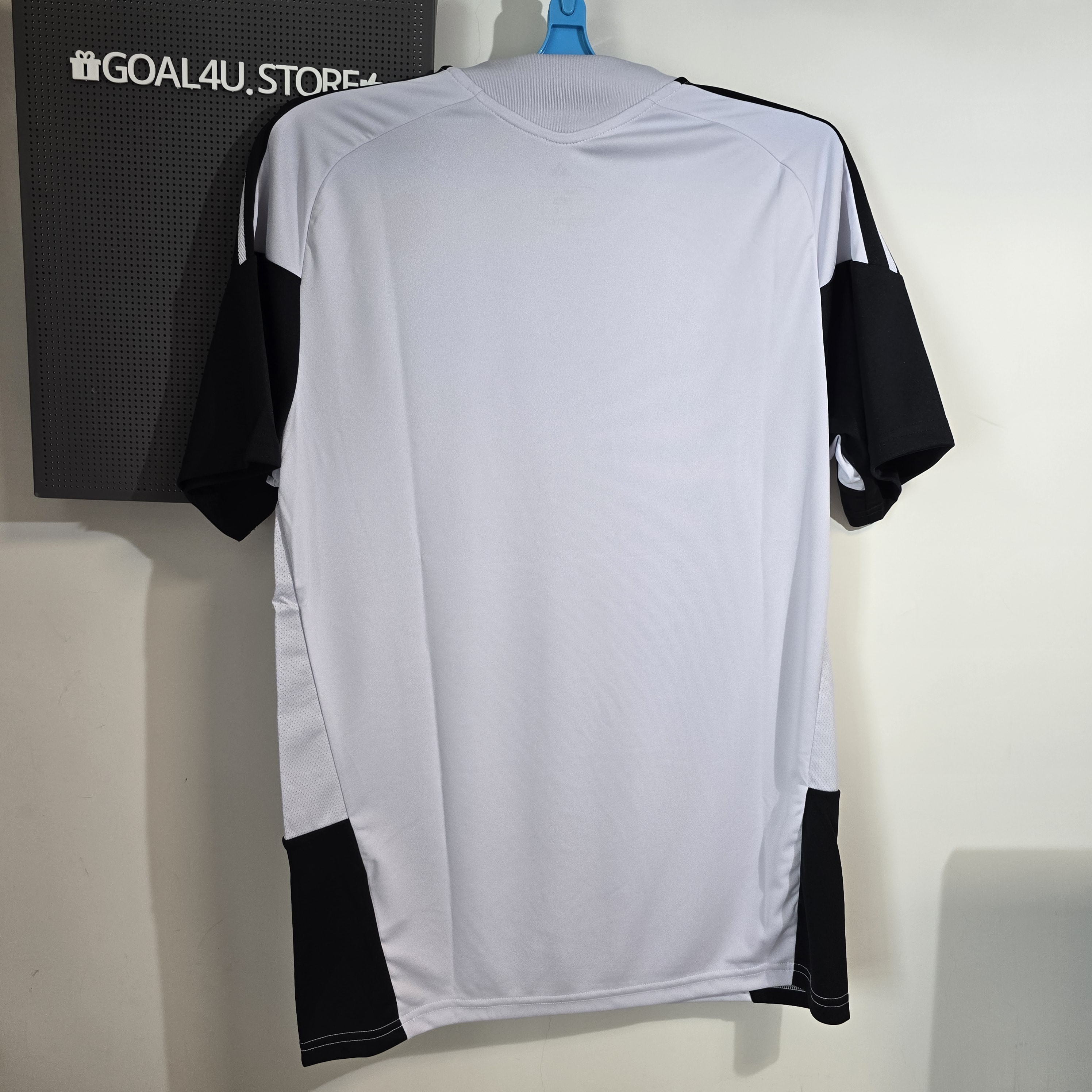 Adidas Liverpool 利物浦 2026-27 Tiro 白色訓練球衣 KB5772