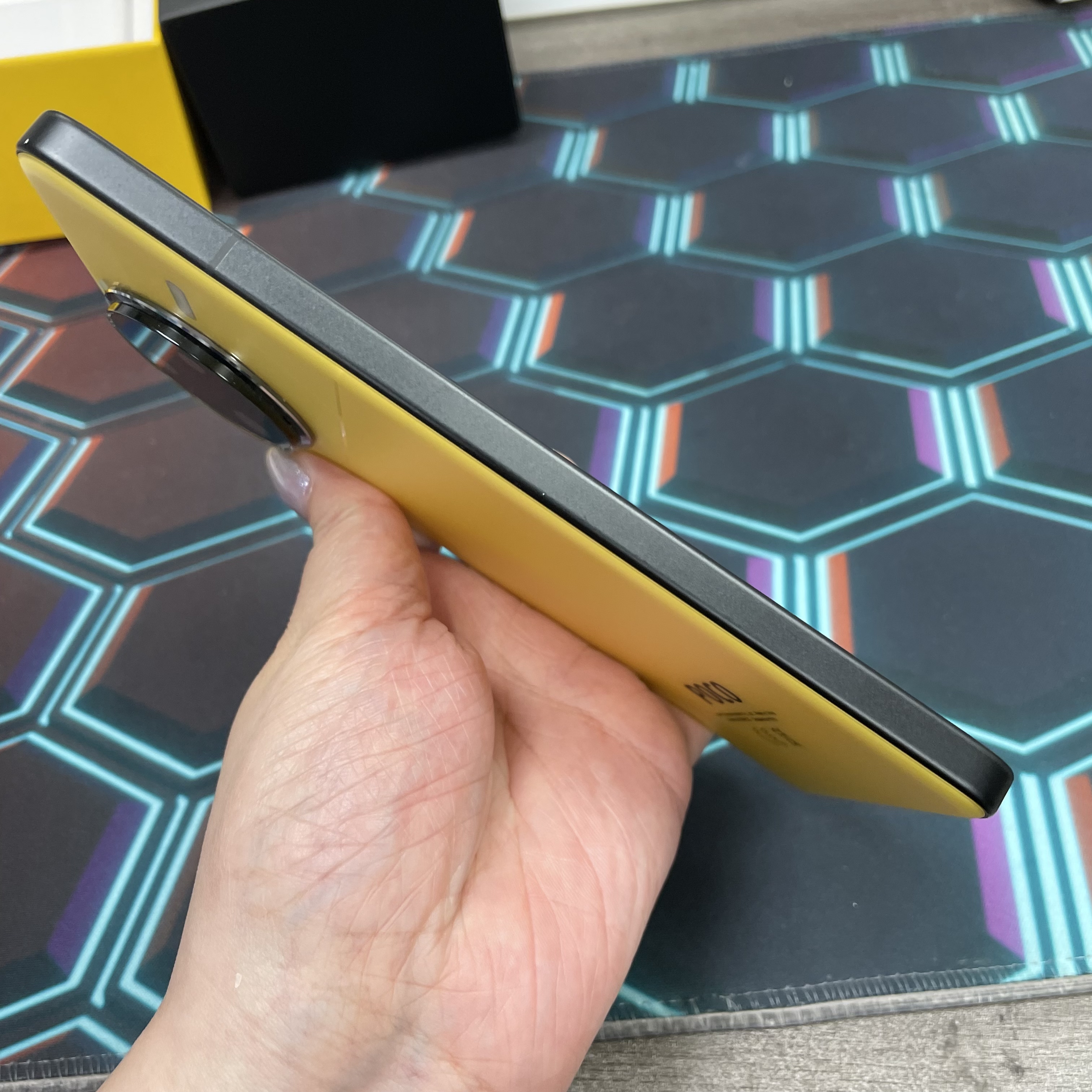 *6864 POCO F7 Ultra 勁靚機 16+512GB 黃色 yellow