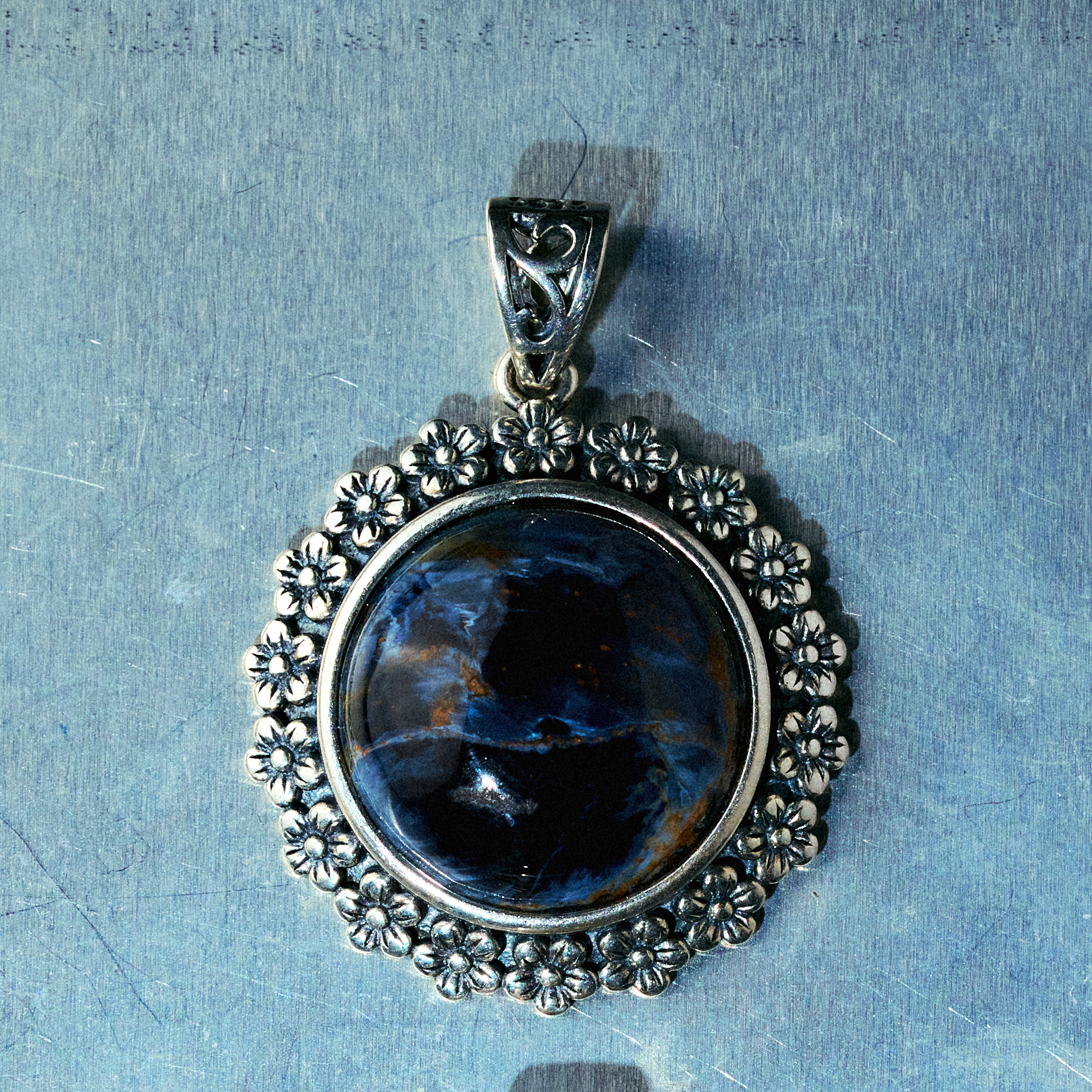 Stromborn Pendant