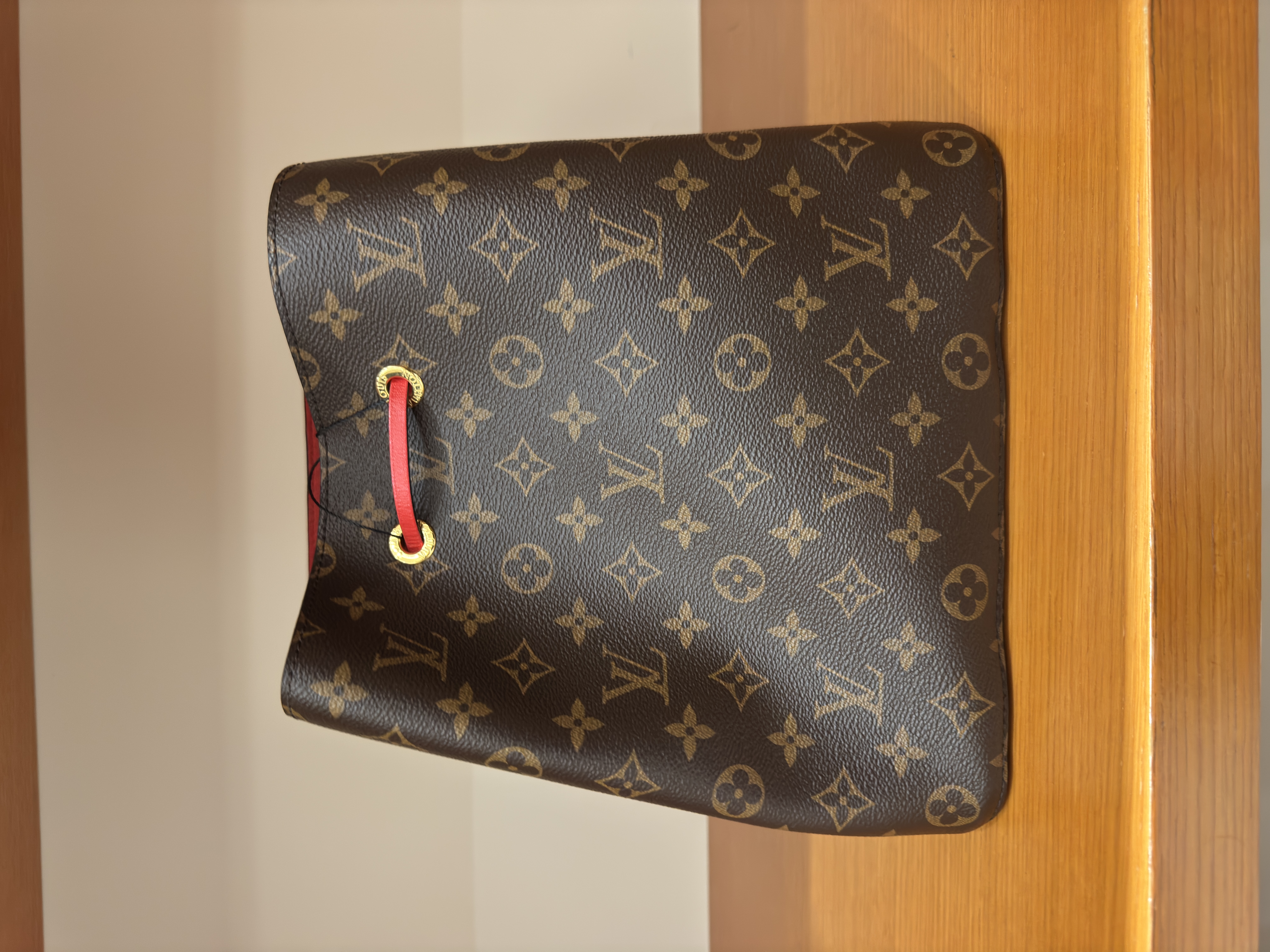 直播貨品 |  [1個-$100 2個-$300］HH23