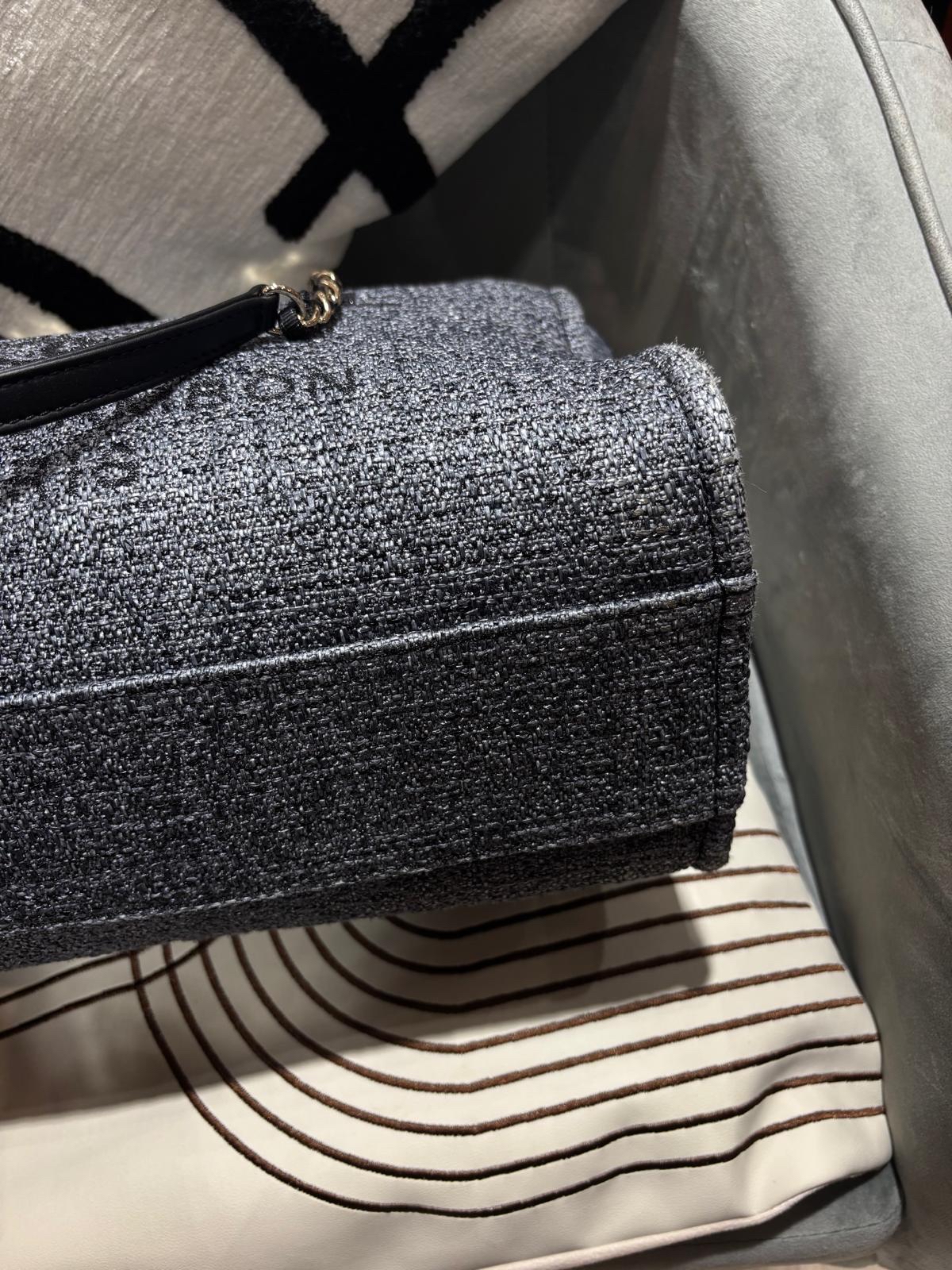 Chanel Deauville Tote Bag Medium 100%Authentic, 98%New ☑️31Card☑️Dust bag