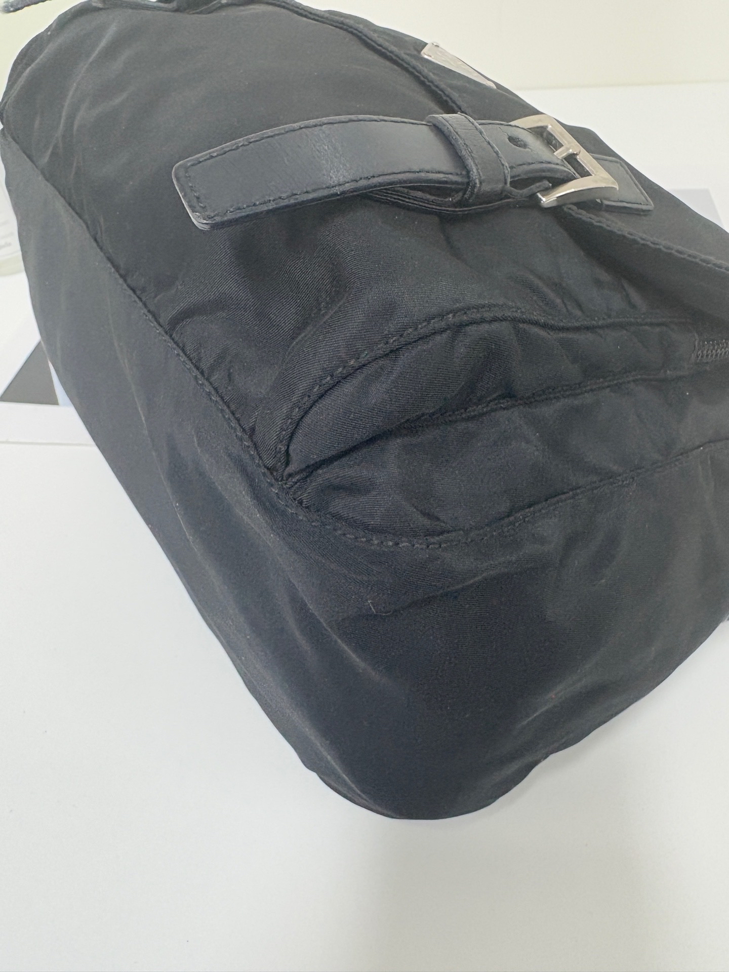 【預訂貨品】prada黑色尼龍郵差包