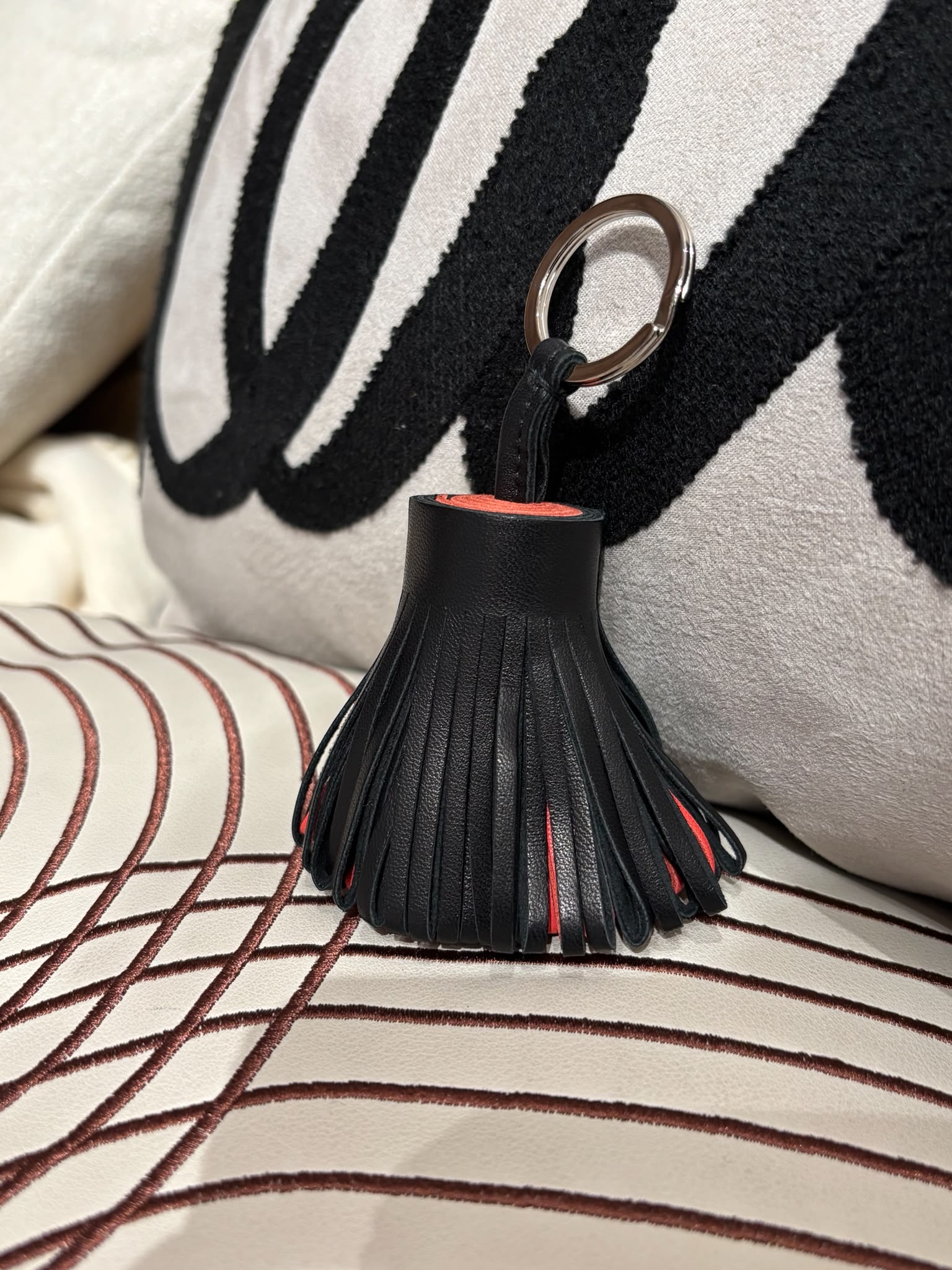 全新 Hermes carmen key charm  黑色 100%Authentic ,unused 閑置品✅box 