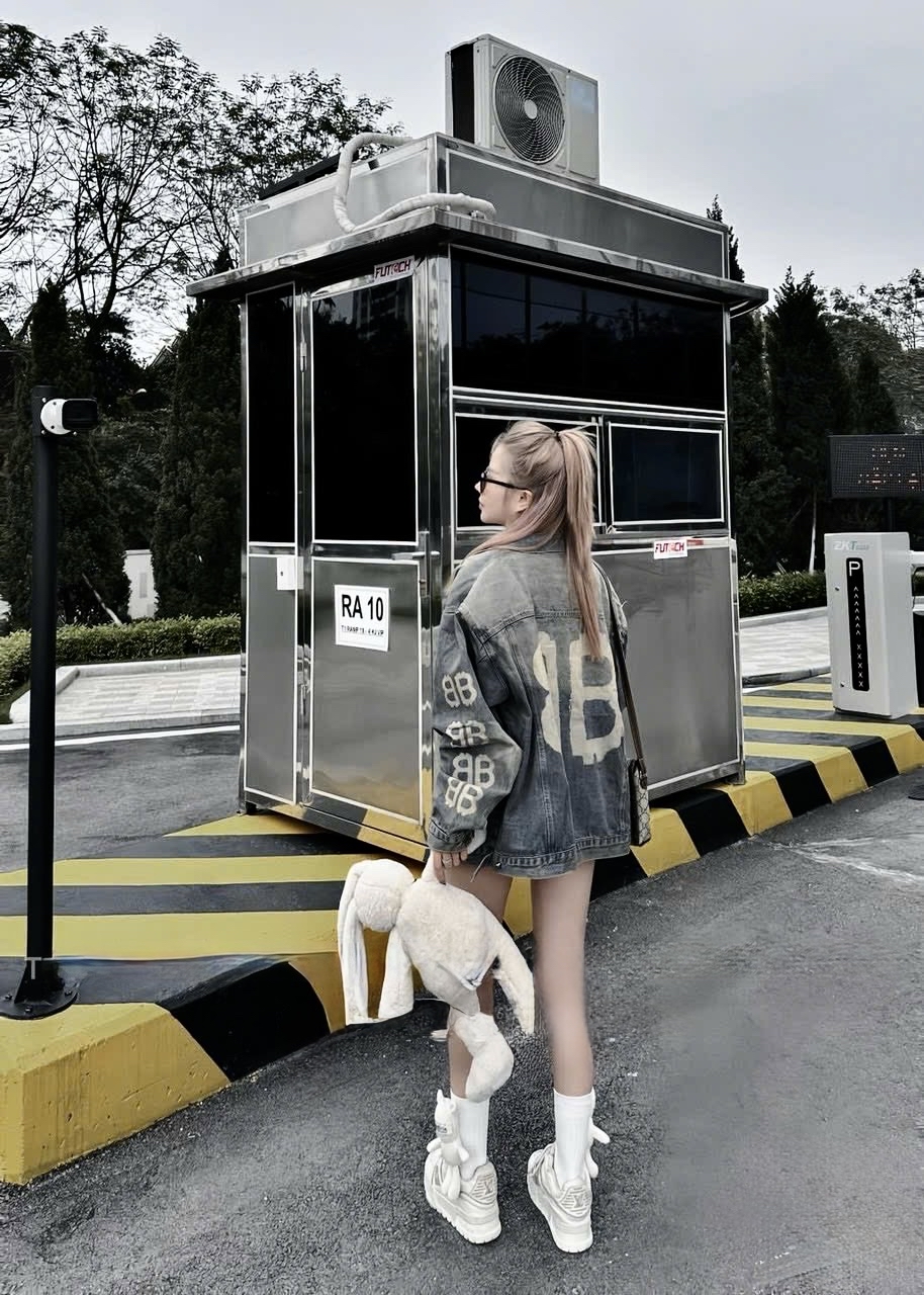 辣妹风牛仔外套