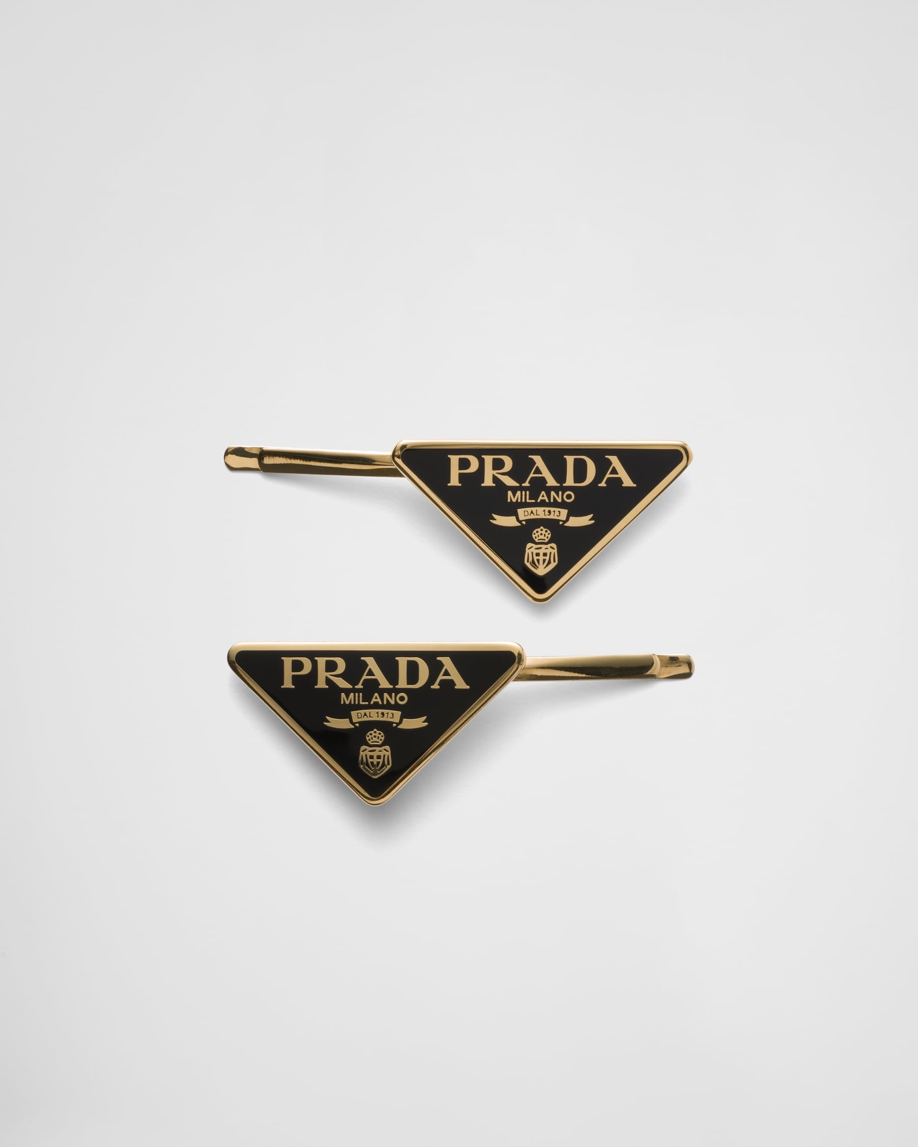 限時優惠✨只限黑金  訂貨🍒Prada 髮夾 一對