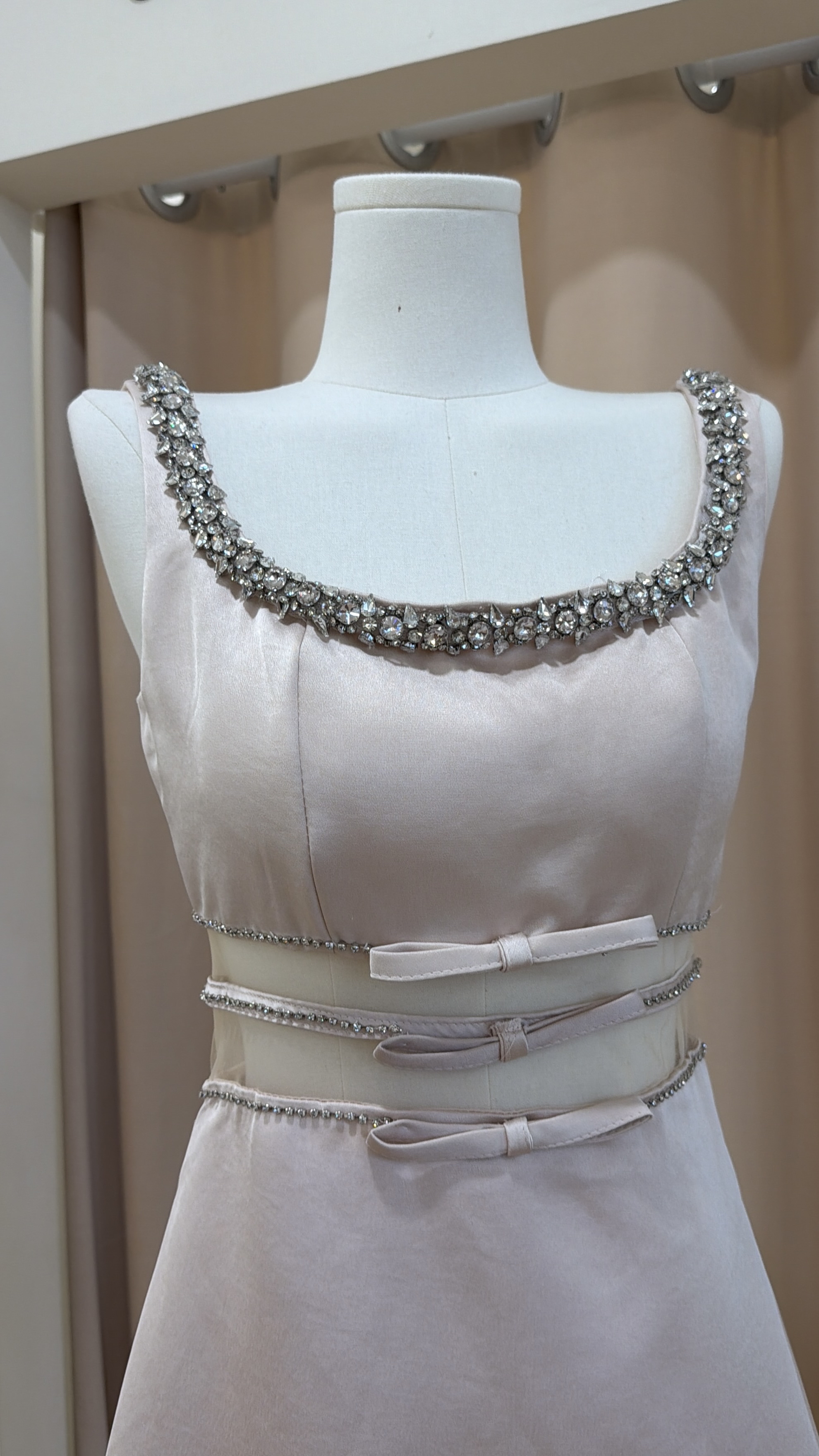 6071性感露腰连身裙