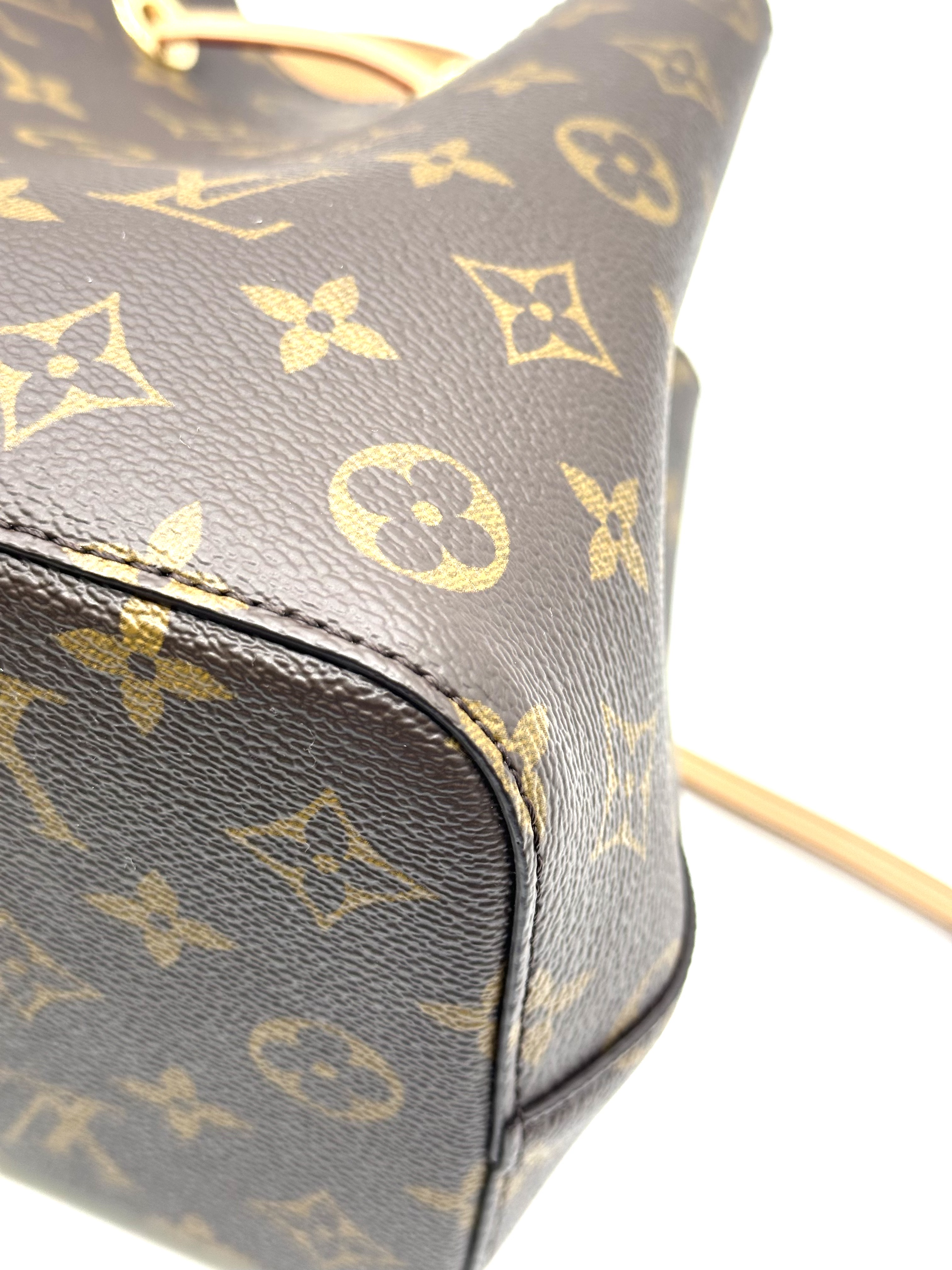 Pre-Owned LV NéoNoé BB Bucket Bag / Product Code: 26040903