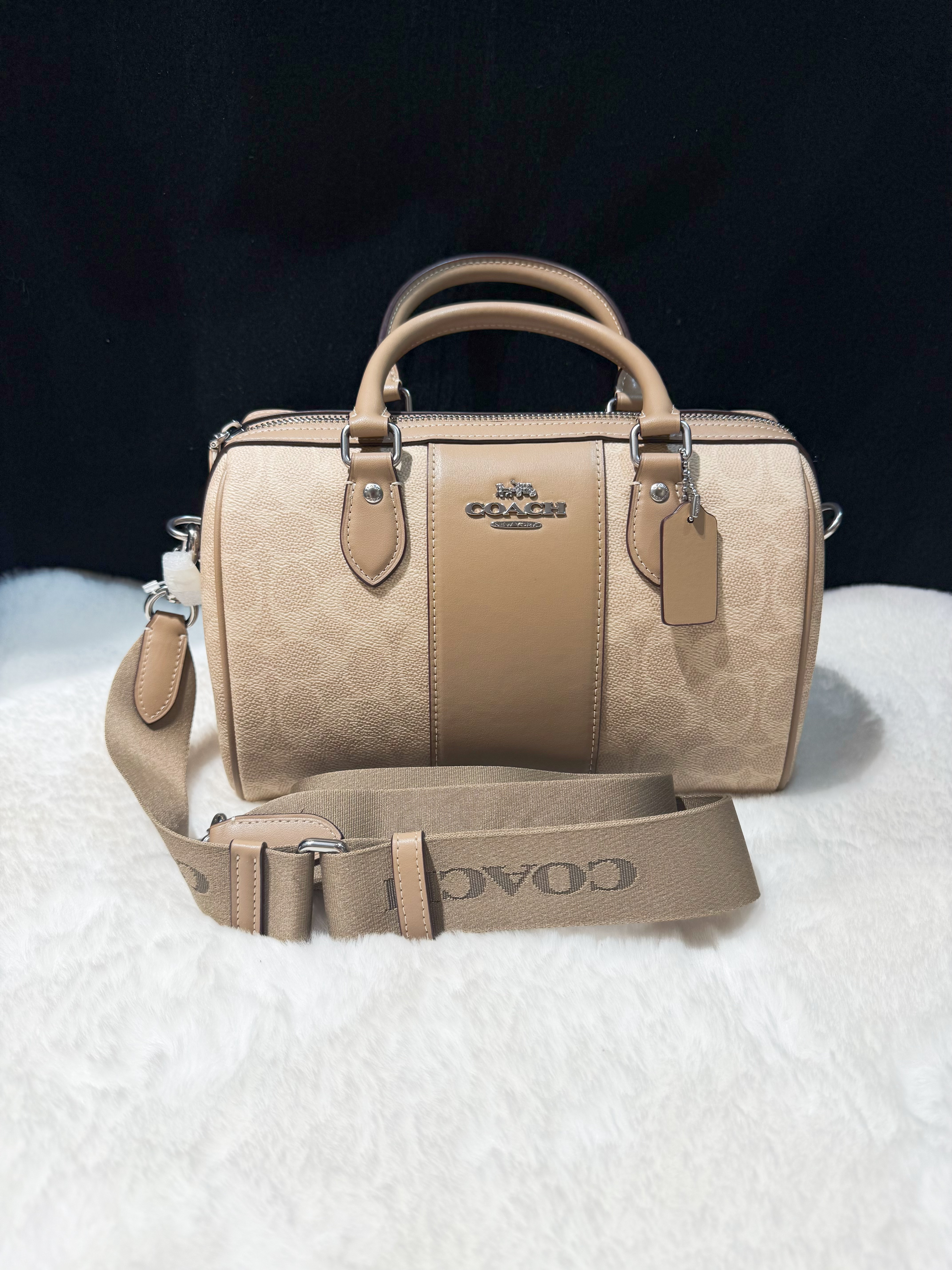 Coach Rowan crossbody milk tea/m