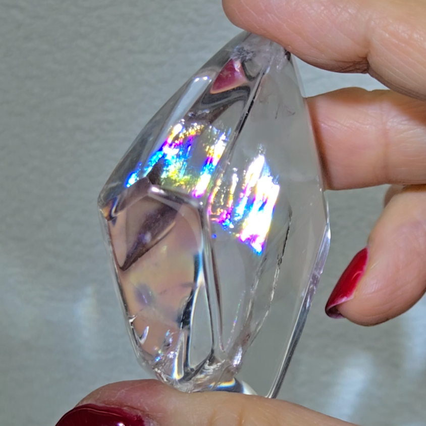 Rainbow quartz with glass-like clarity - CQ14