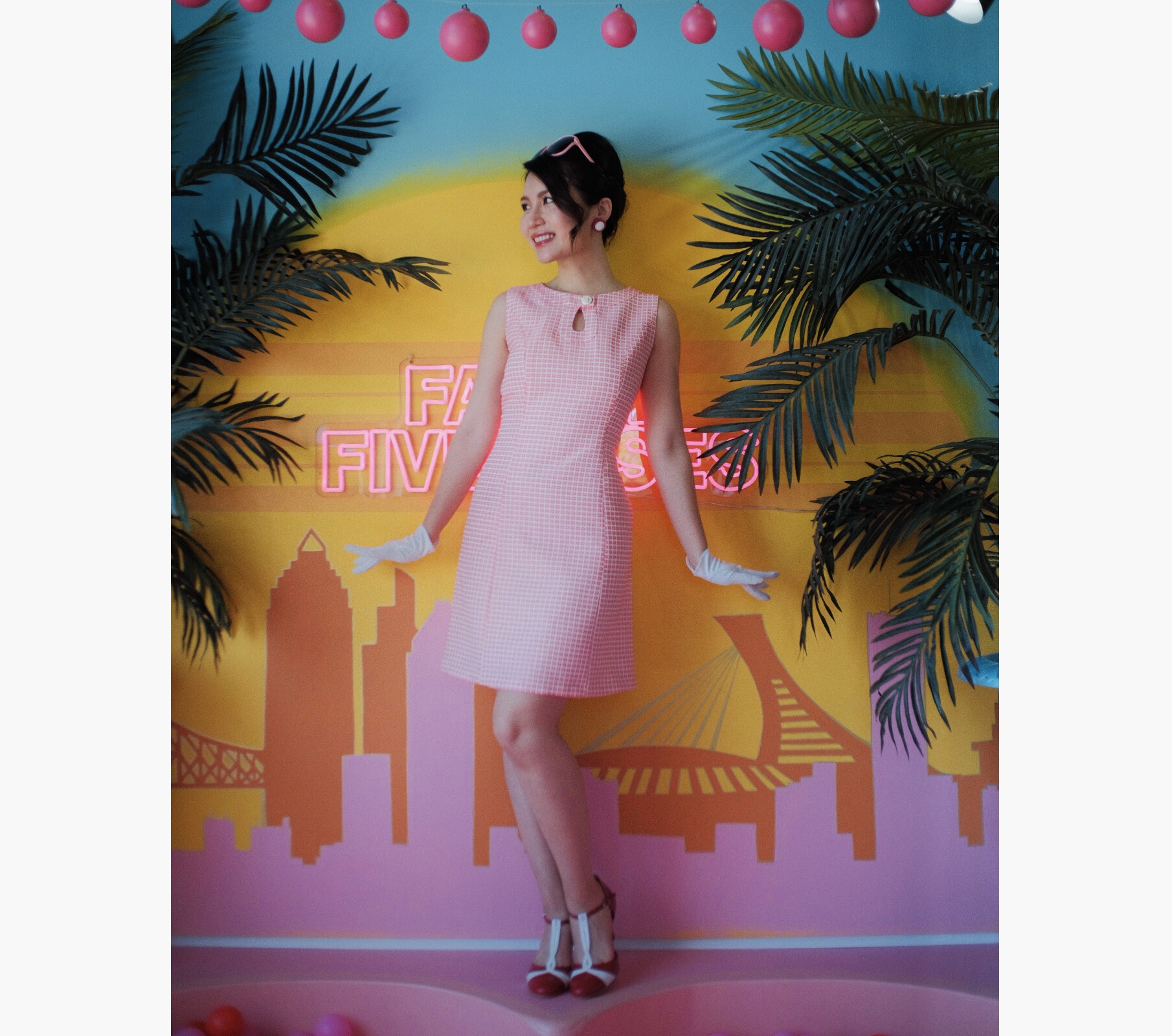 (Ready-Made) 1960s MOD Pink Raised Geometric Pattern Shift Dress (FM138)