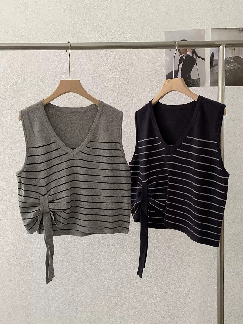 V领撞色条纹设计感宽松针织马甲