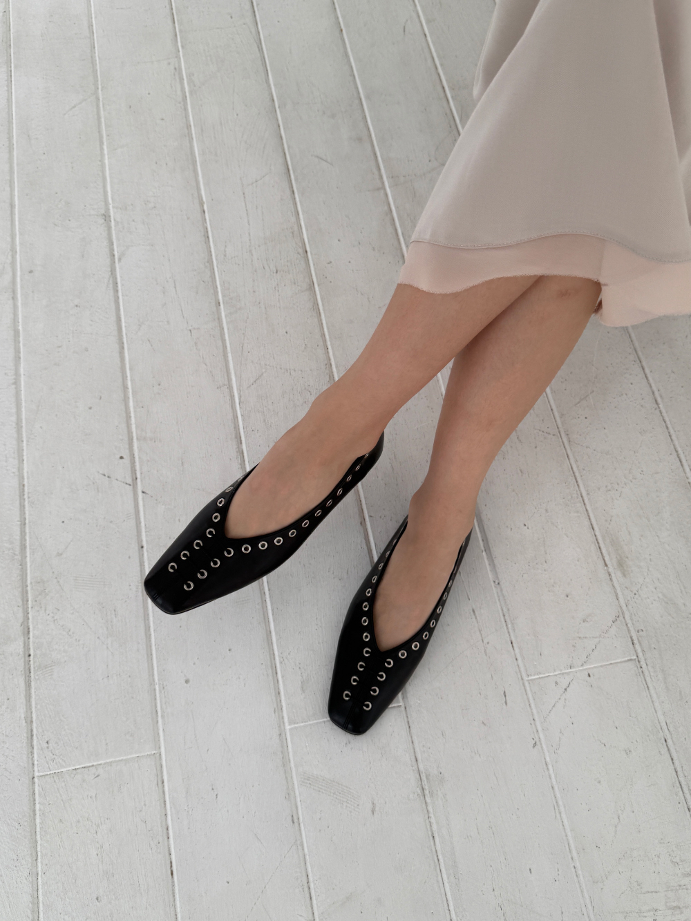 Stylish Eyelet flat shoes