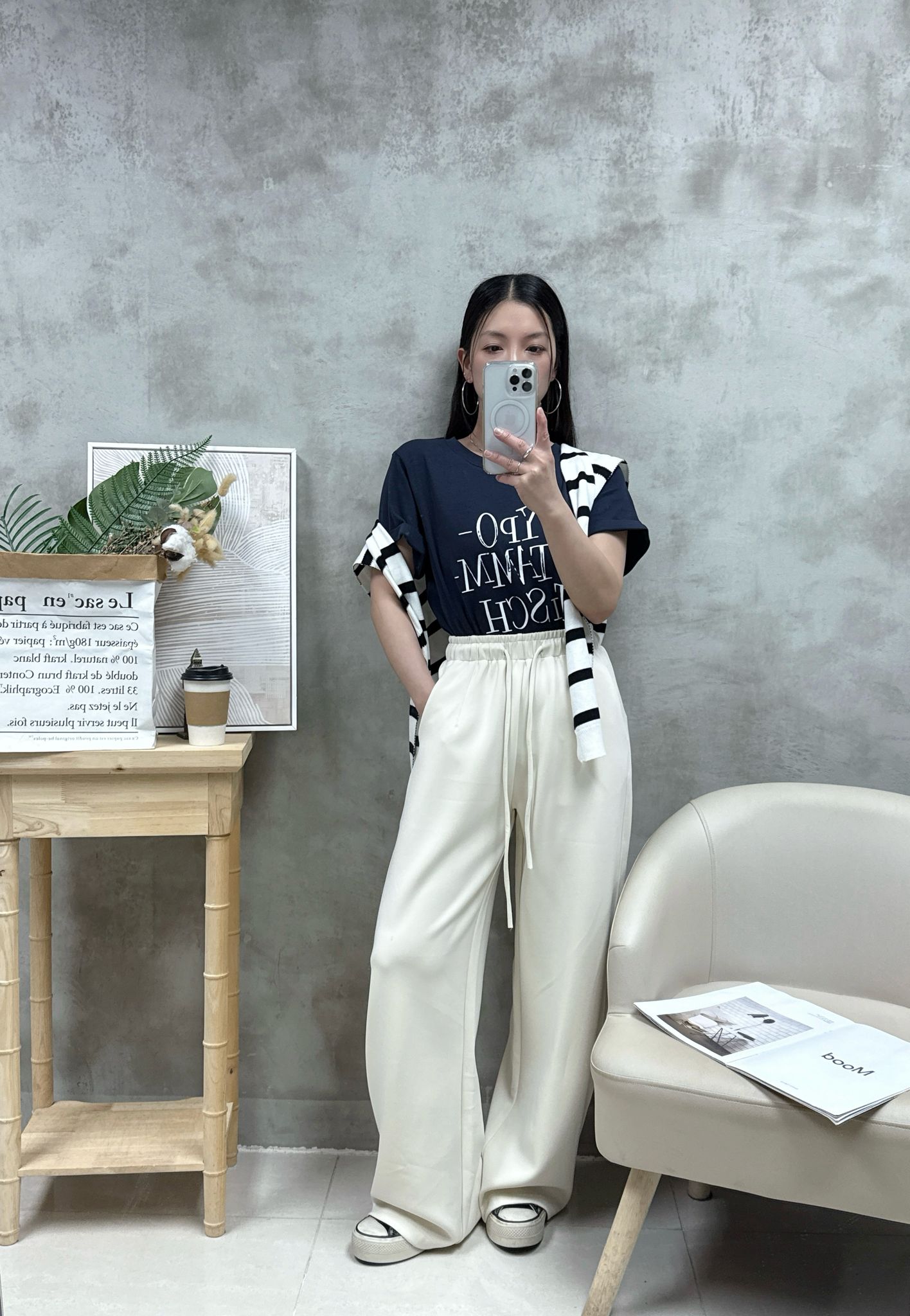 B08 褶袖英文字Tee