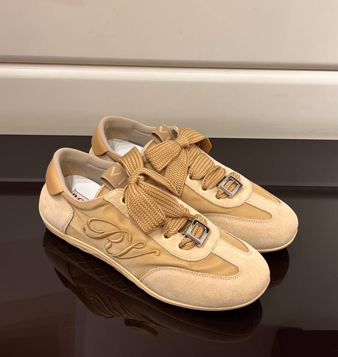 7月1-3日限時優惠💖訂貨🍒美麗德訓鞋 RV 小方扣 Viv Low Sneaker  Size 36.5/37/37.5/38/38.5/39/40/40.5/41