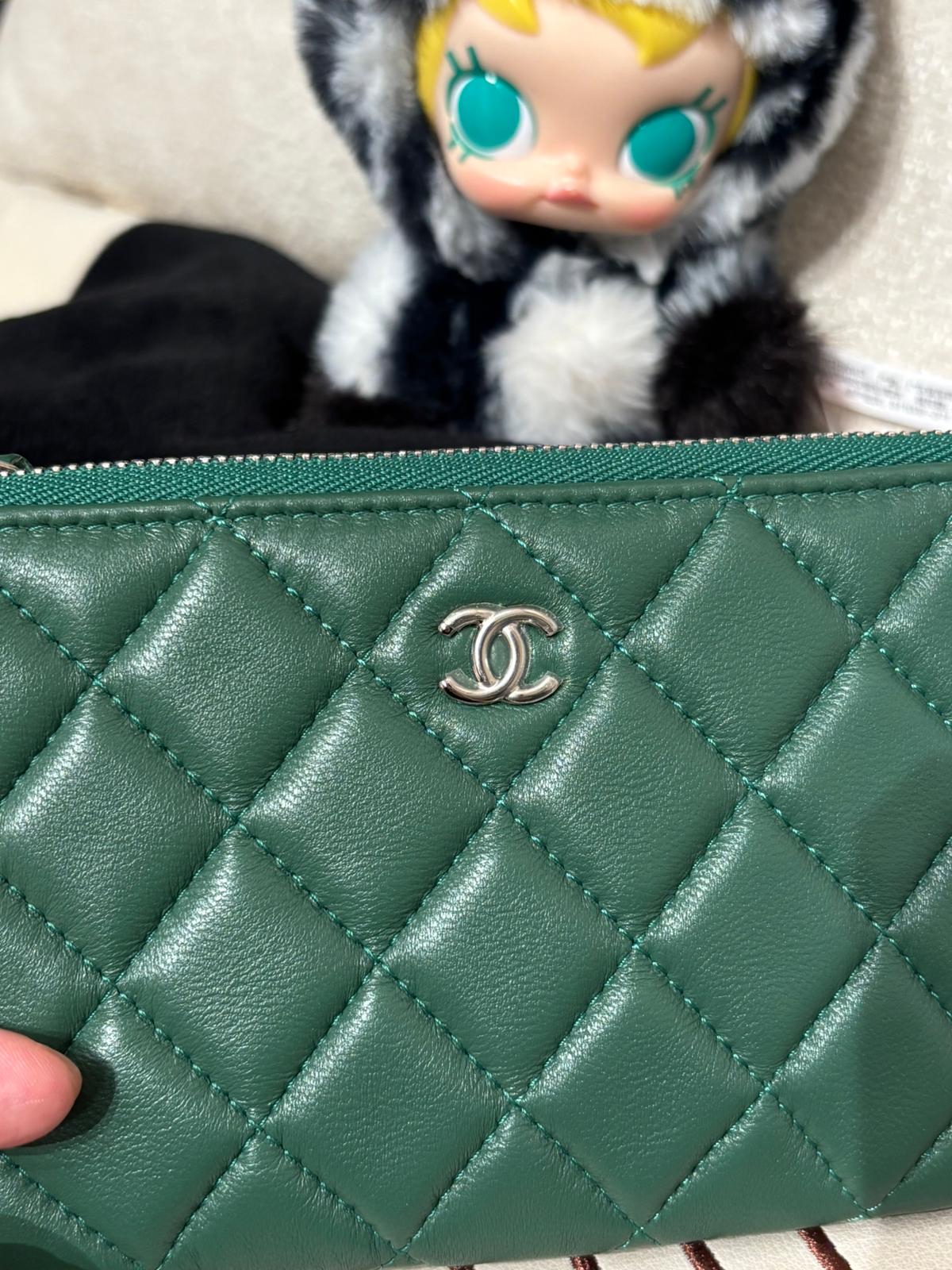 Chanel Mini O Case 100%Authentic,99%new 