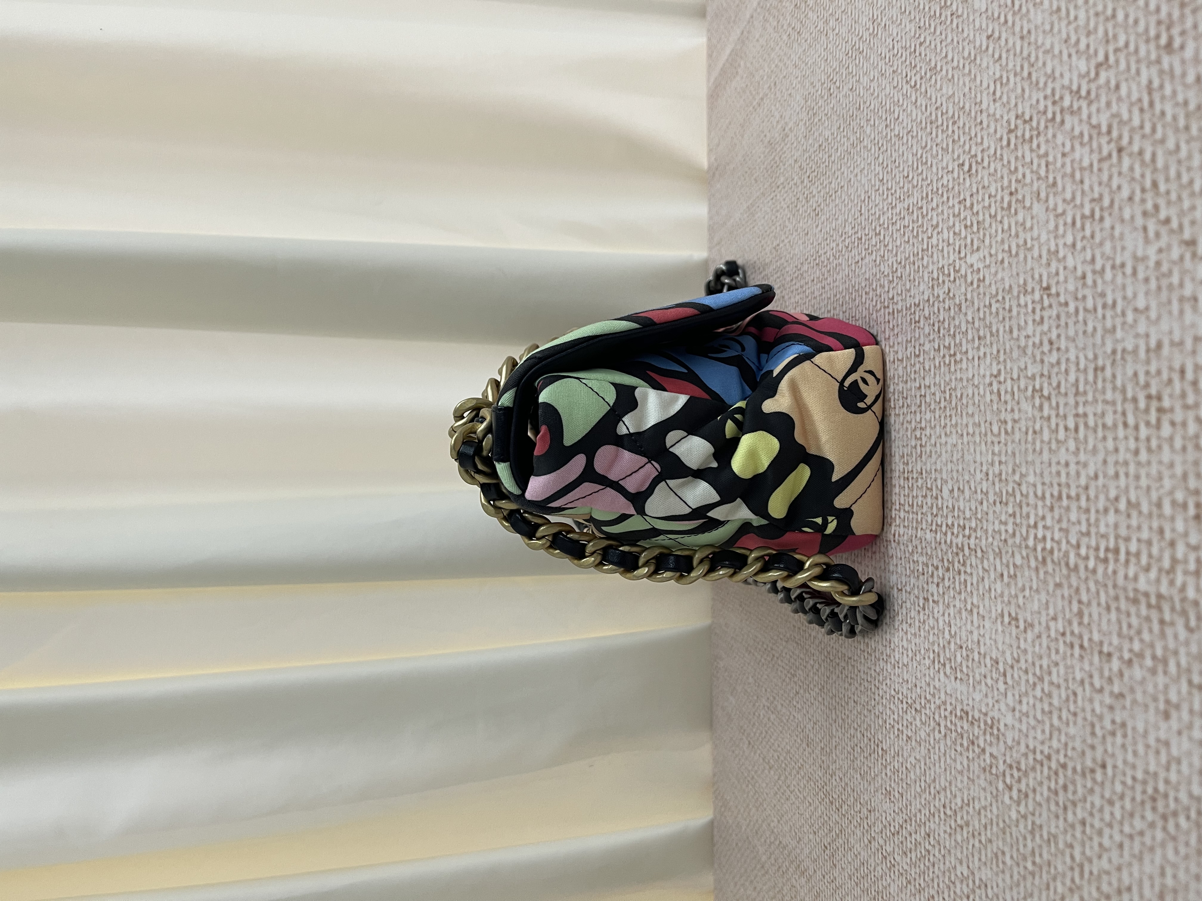 Pre-owned Chanel 19 Bag/ Product Code: 26041513