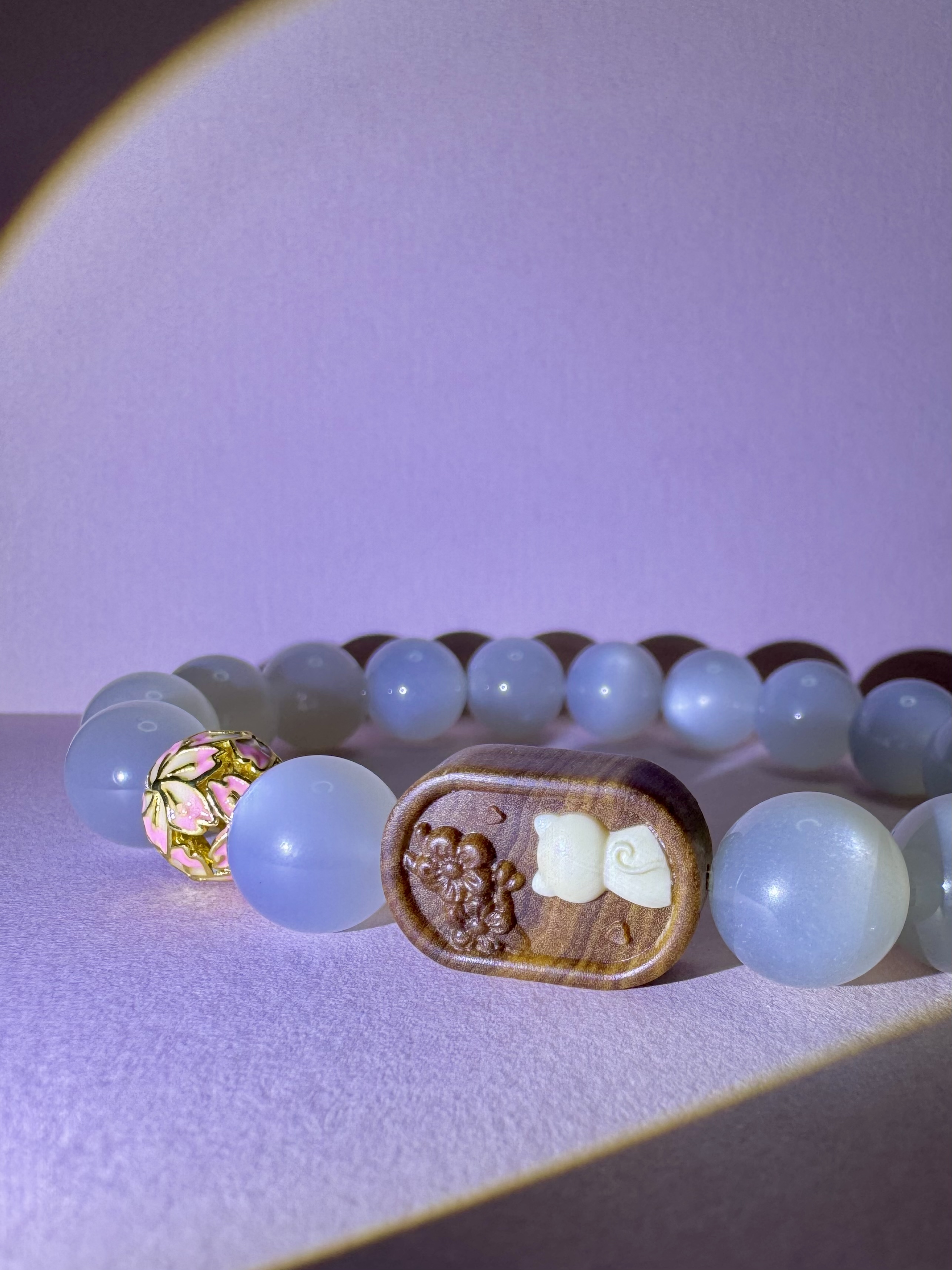 【花見貓】手串 － 老山檀｜猛獁象牙｜白月光石