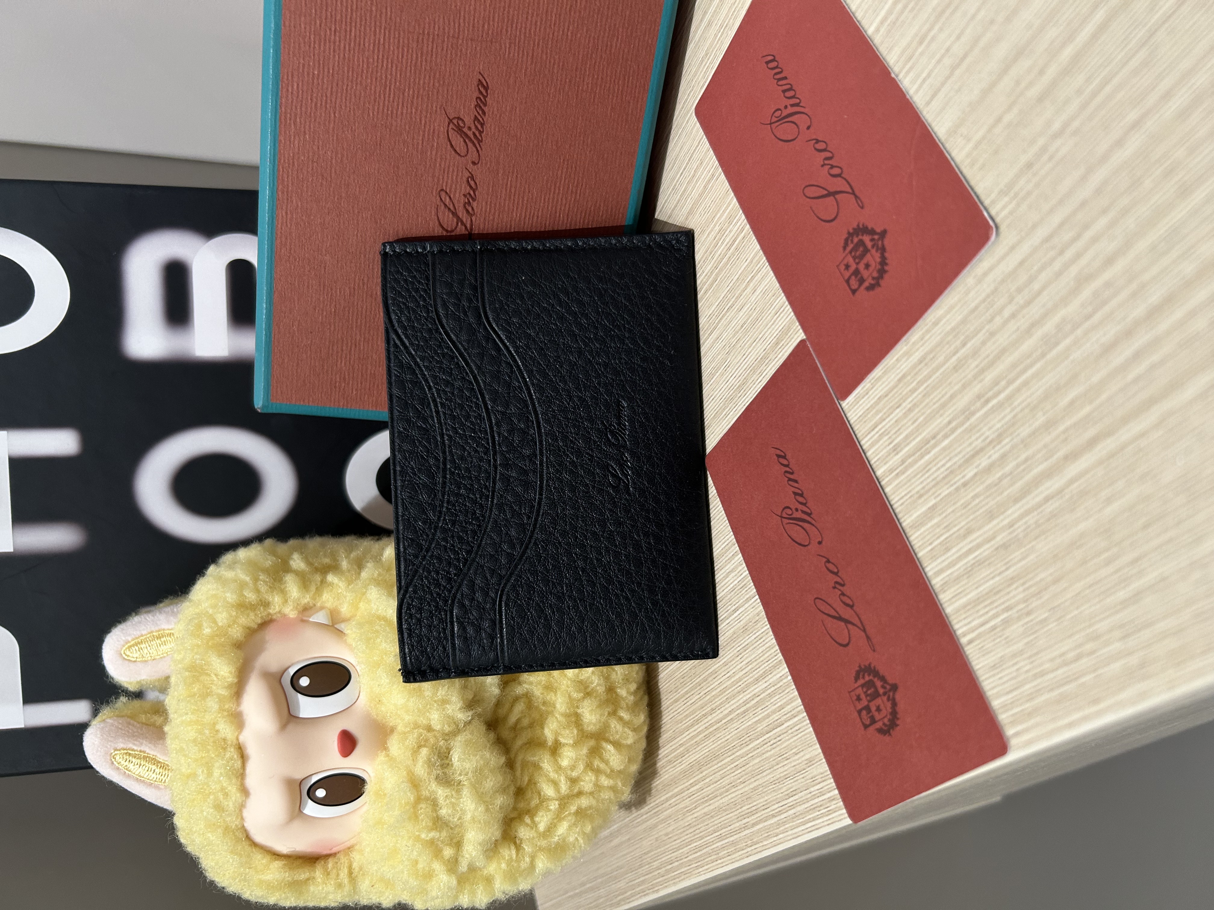 全新 Loro piano card case calfskin  ,100%Authentic,全新貨品 ✅card✅box