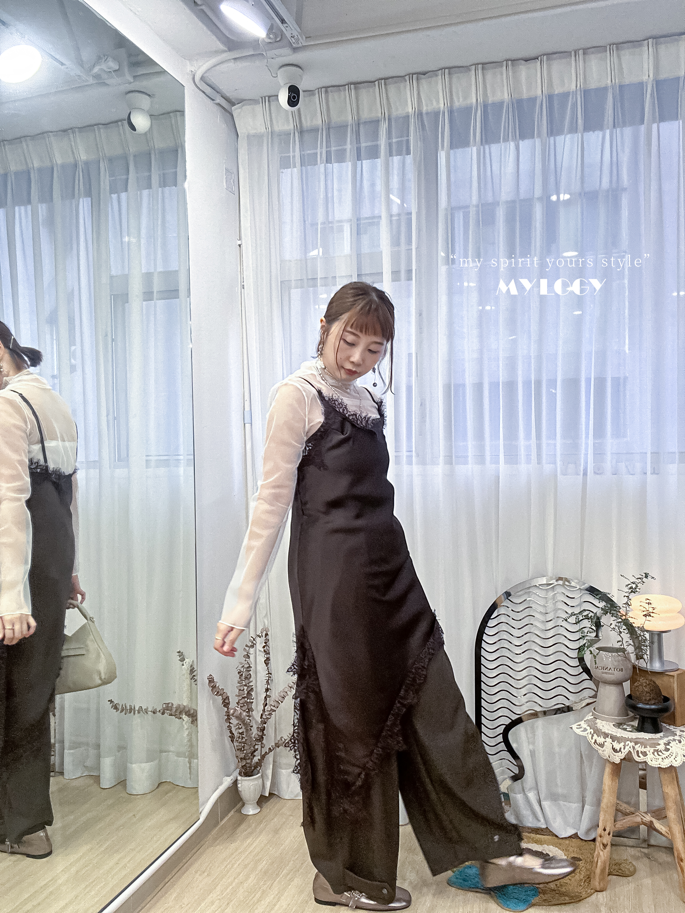 <今季大熱> 文藝知性美～絲滑(可調較)吊帶斜角蕾絲露背外搭 SN0005